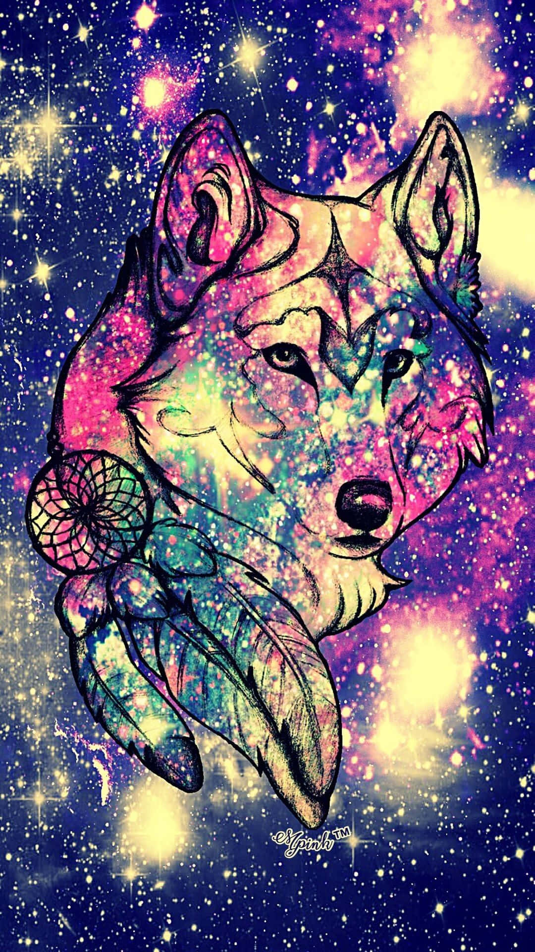 狼與捕夢網和羽毛，映襯著星光燦爛的宇宙天空。