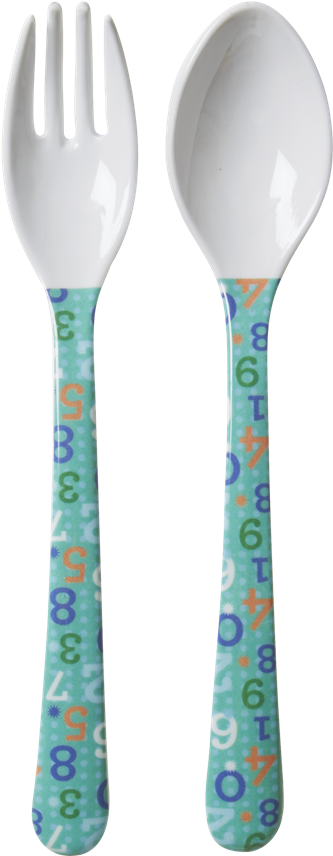 彩色數字叉匙 壁紙 — 白色叉子和湯匙，手柄為青綠色，帶有彩色數字圖案，背景為黑色。