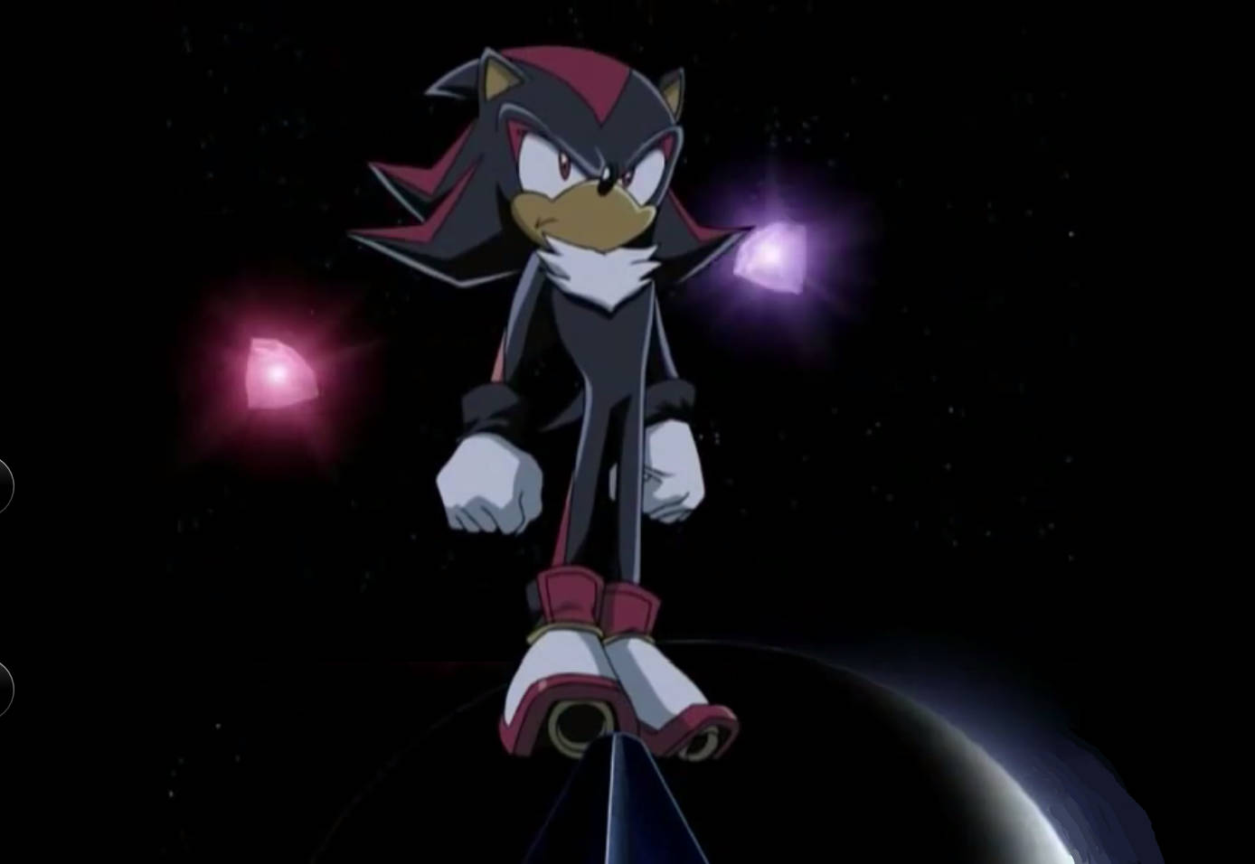 影子刺猬紫粉鑽石背景 壁紙 — Shadow the Hedgehog 站在行星邊緣，背景是星空，附近漂浮著發光的粉紅色和紫色水晶。