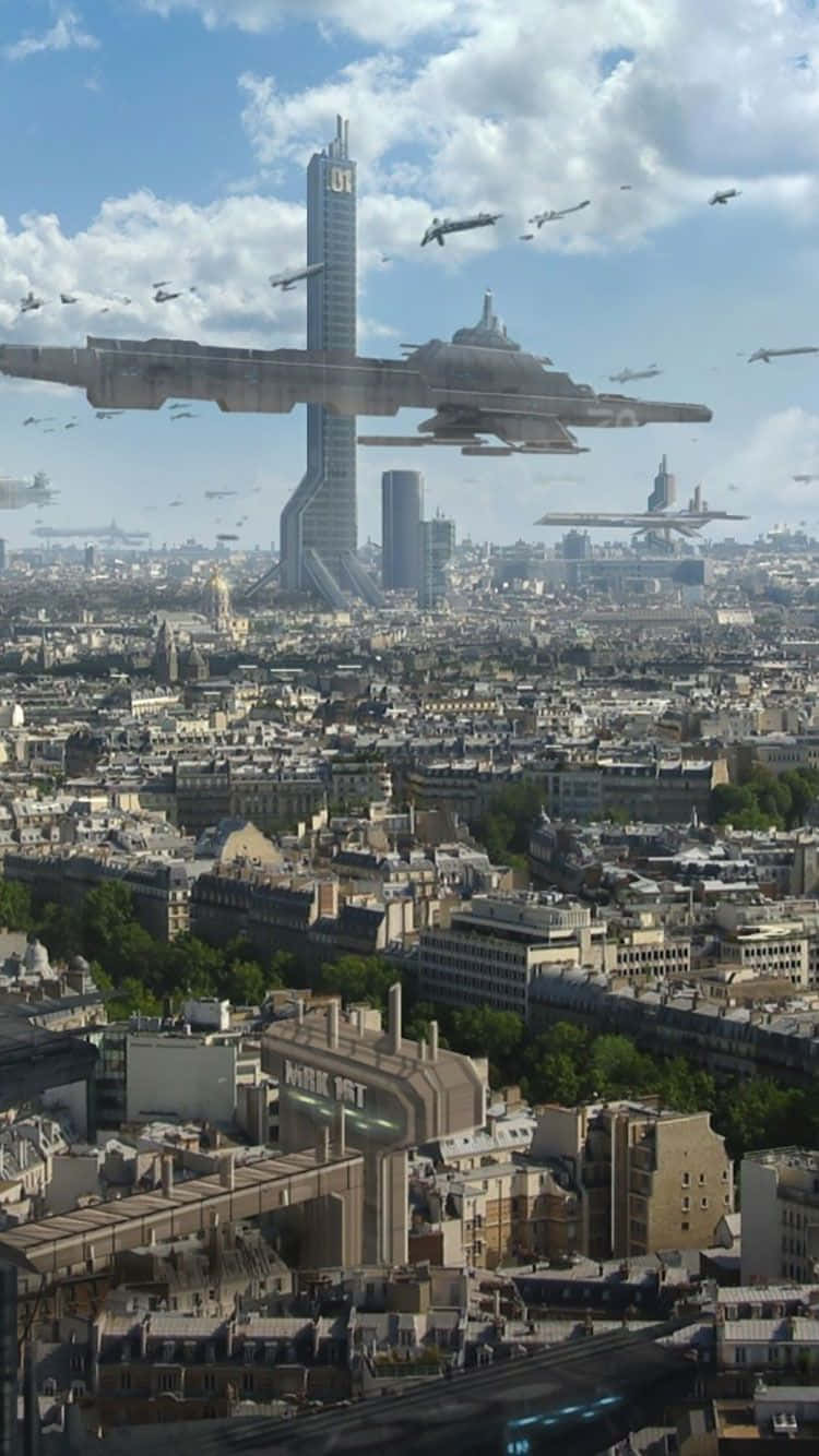未來戰艦在多雲天空下飛越密集的城市。