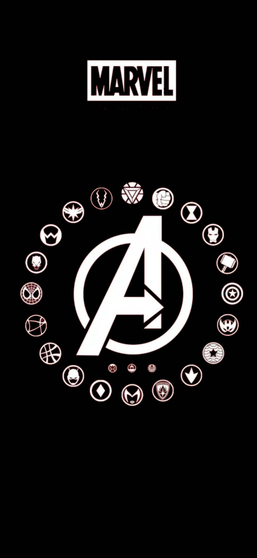 Avengers標誌，周圍有英雄符號，背景為黑色。