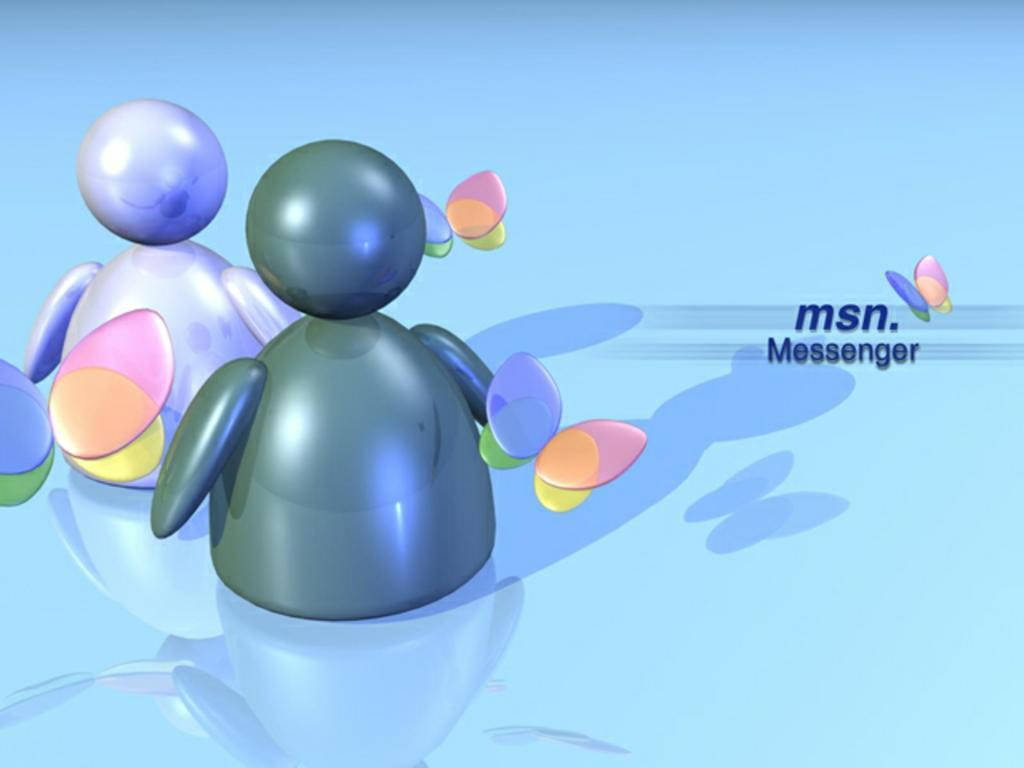 兩個帶有彩色翅膀的風格化3D人物漂浮在帶有MSN Messenger標誌的藍色漸變中。