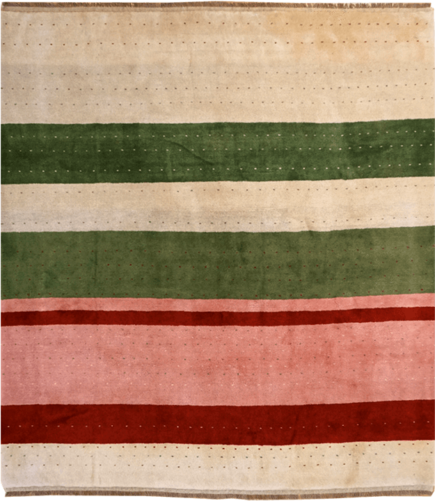 復古伊朗國旗織物 壁紙 — 復古地毯，帶有奶油色、綠色和粉紅色的橫向條紋，以及細微的圓點圖案和流蘇邊緣。