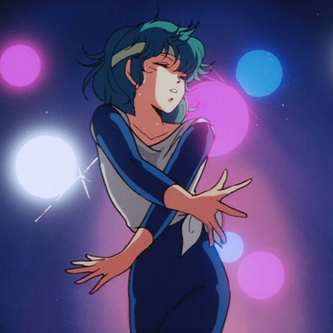 藍色服裝的動漫角色在星空夜空中被發光的光球包圍。