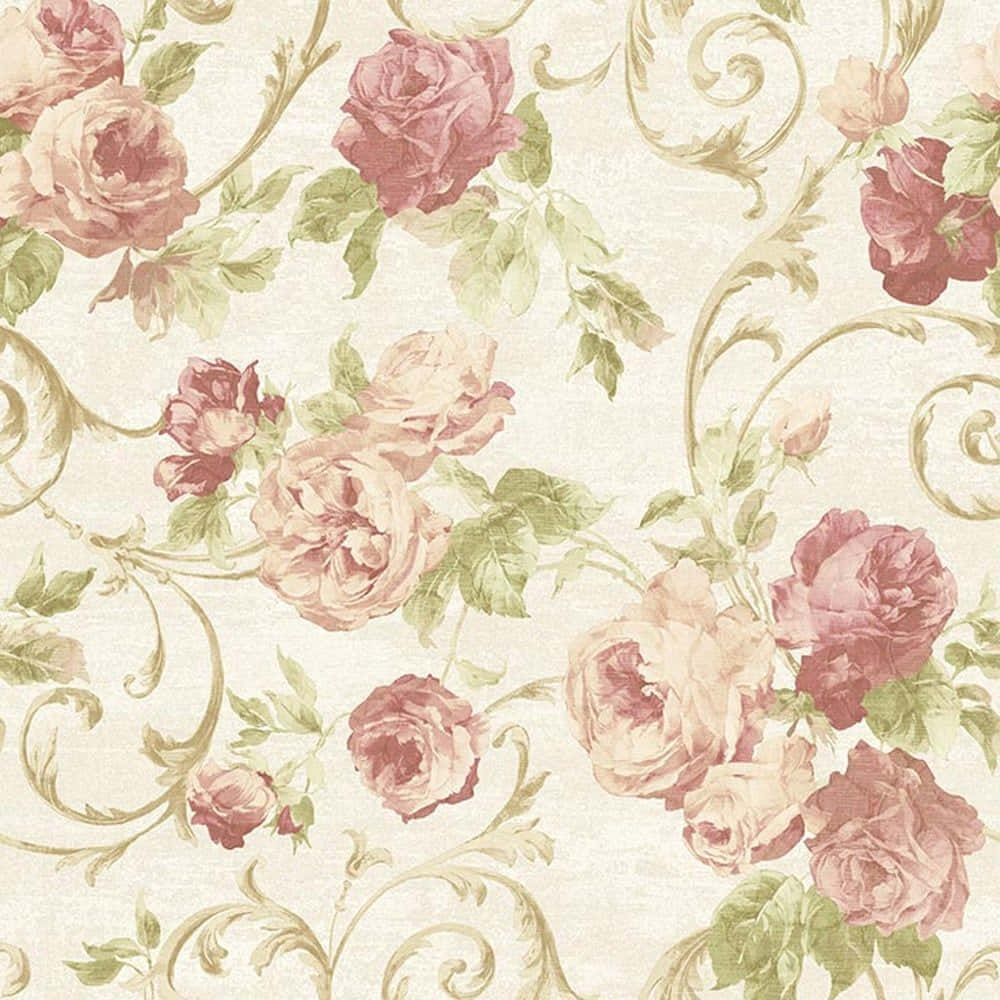 Rose Pattern 桌布 壁紙 — 復古牆紙，奶油色背景上柔和的粉紅玫瑰和綠葉與優雅的金色漩渦交織在一起。
