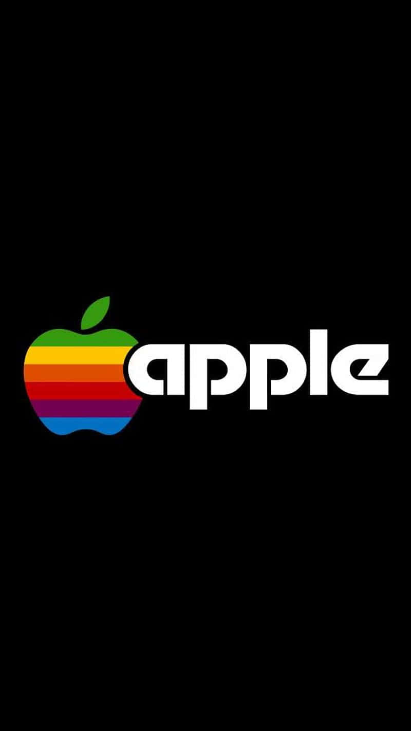 復古蘋果標誌圖像 壁紙 — 復古彩虹條紋Apple標誌，白色文字，純黑色背景。