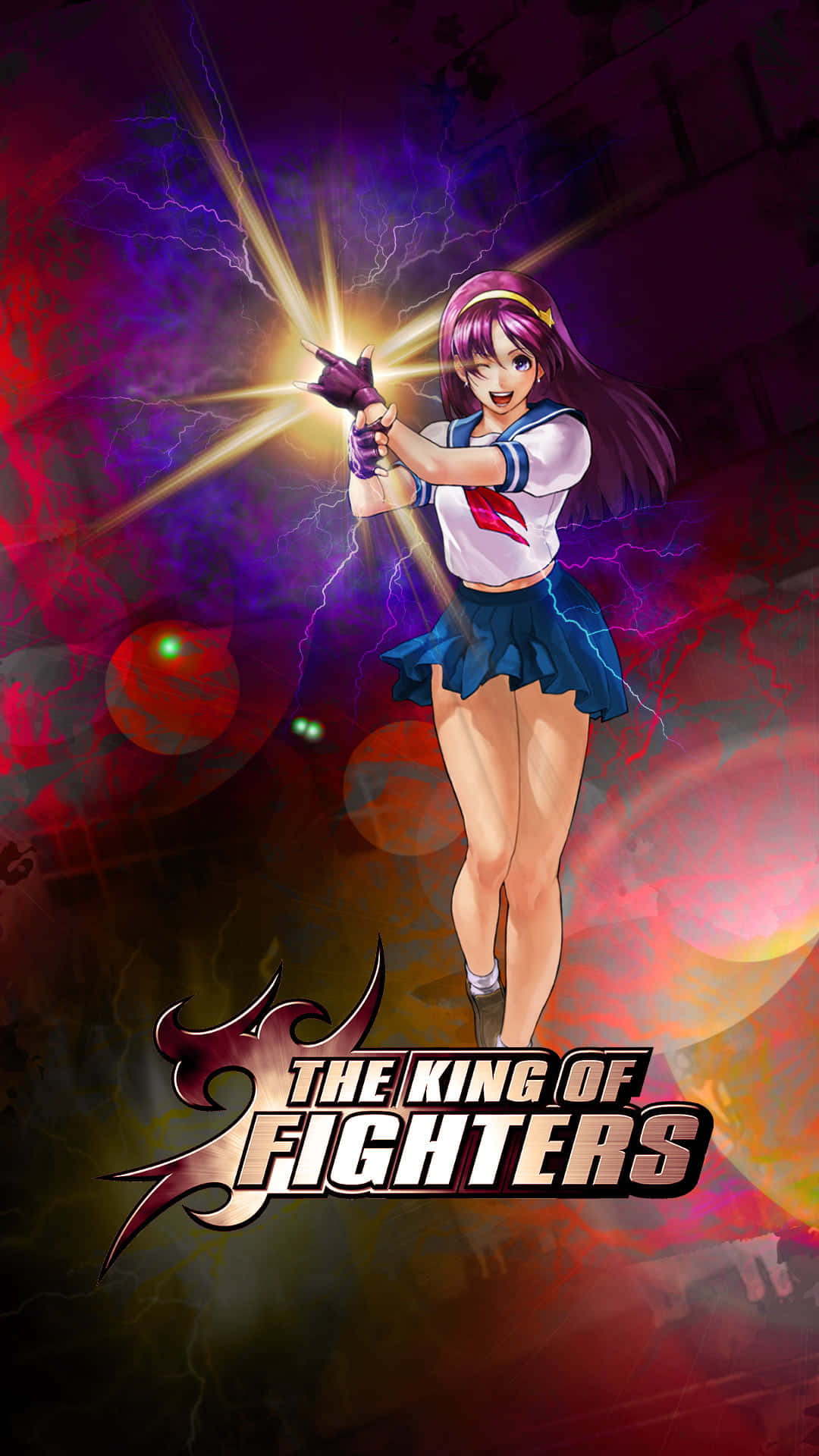 復古遊戲 Athena Asamiya 壁紙 — 一個充滿活力的動漫女孩穿著校服，在電光紫色閃電和火球中揮舞著發光的槍。