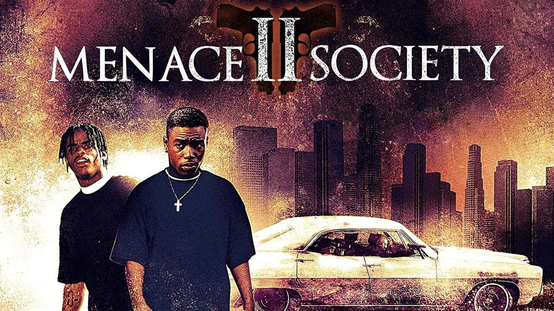 復古風格《Menace II Society》電影海報 壁紙 — 兩個男人站在一輛復古車前，背景是粗獷的城市天際線，天空呈現火橙色。