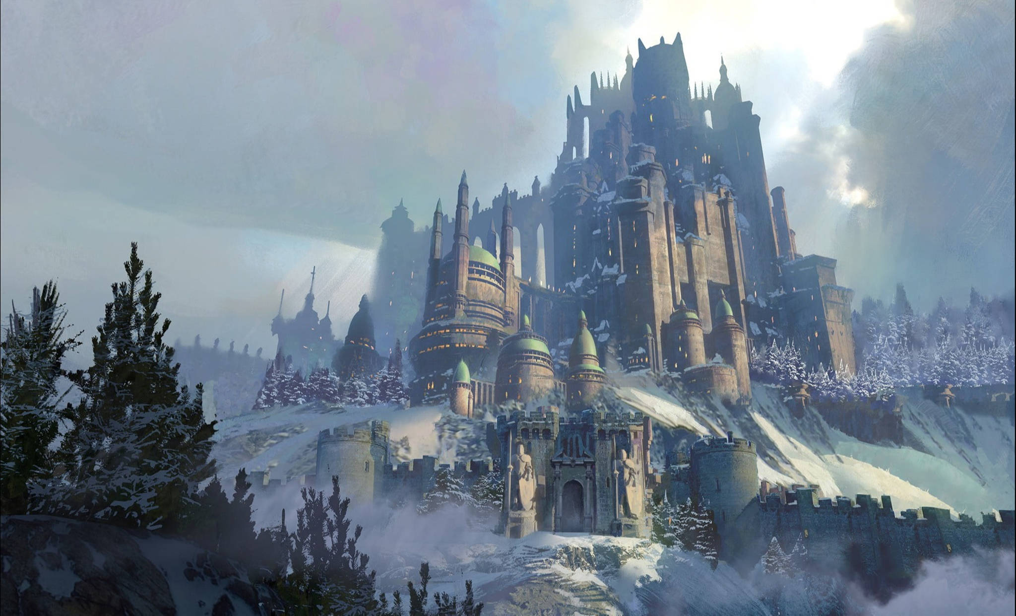 德國雷希冰封城堡（遊戲場景） 壁紙 — 一座雄偉的雪覆蓋城堡，帶有尖塔和圓頂，從雲霧繚繞的山峰上升起，天空多雲。
