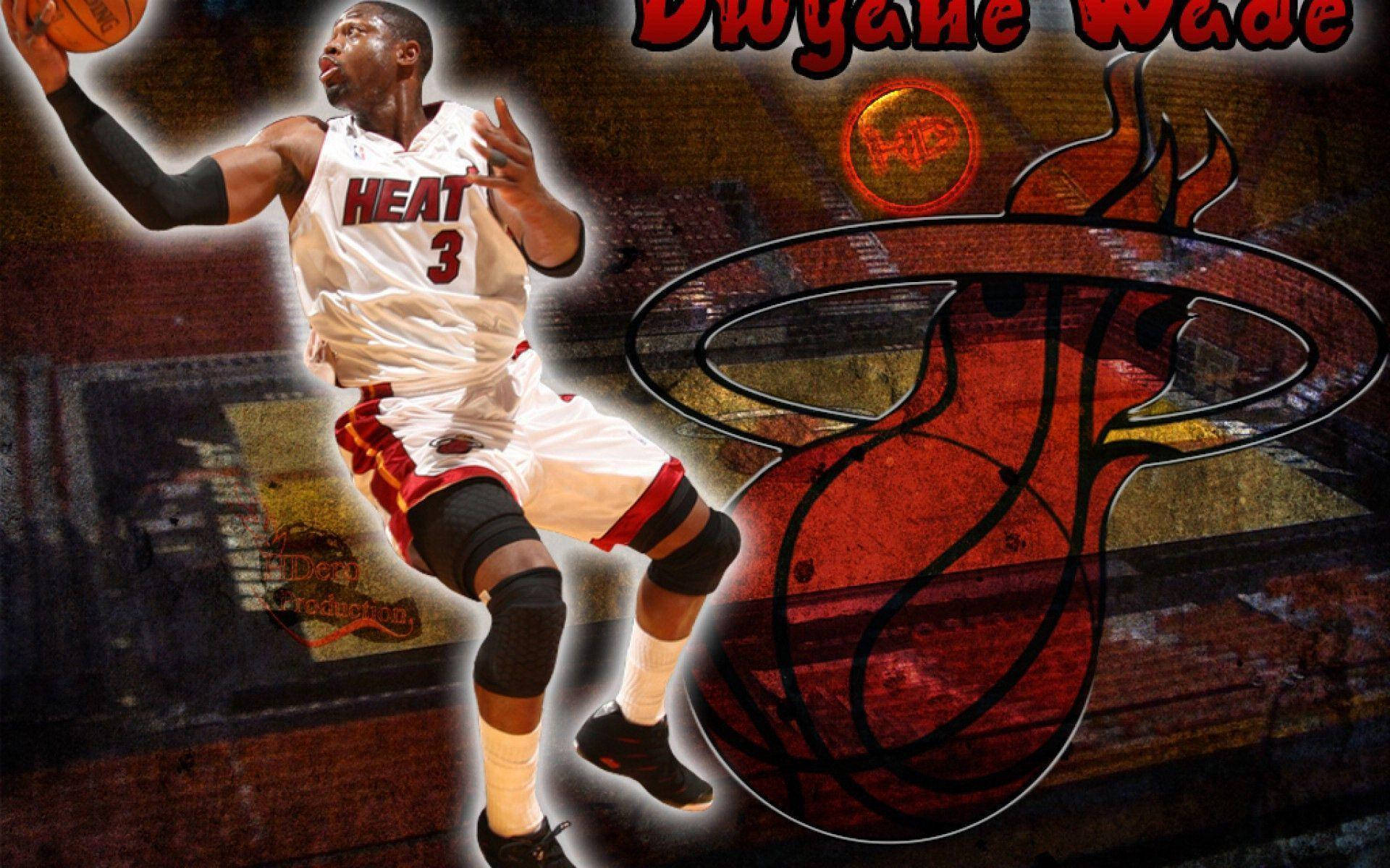 德懷恩·韋德灌籃邁阿密熱火隊標誌 壁紙 — Dwyane Wade 身穿邁阿密熱火球衣，在帶有球隊標誌的粗獷城市背景下，動態地跳起並持球。
