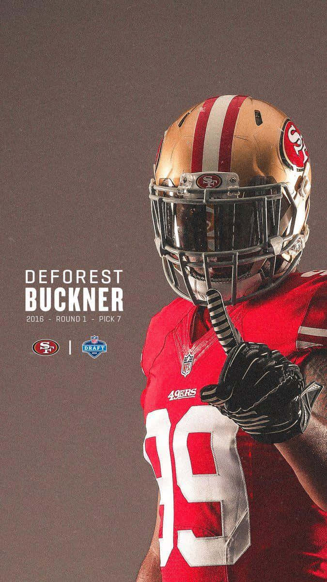 Deforest Buckner 身穿三藩市49人隊制服手持指揮棒