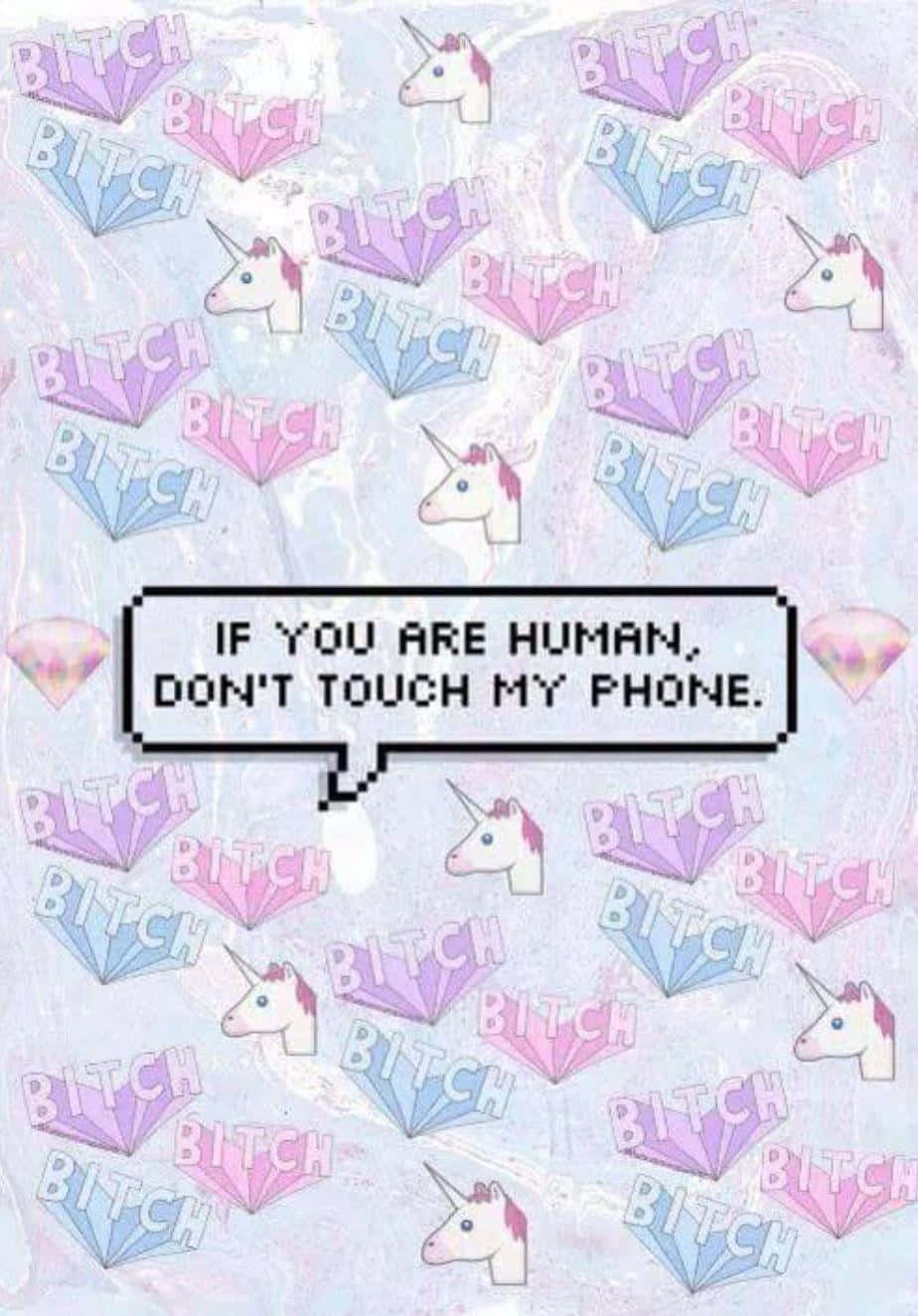 像素對話氣泡說 'if you are human don't touch my phone' 在粉彩獨角獸和鑽石圖案上。