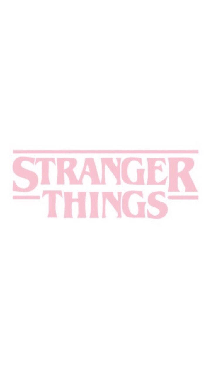 白色背景上的粉紅色 Stranger Things 標誌