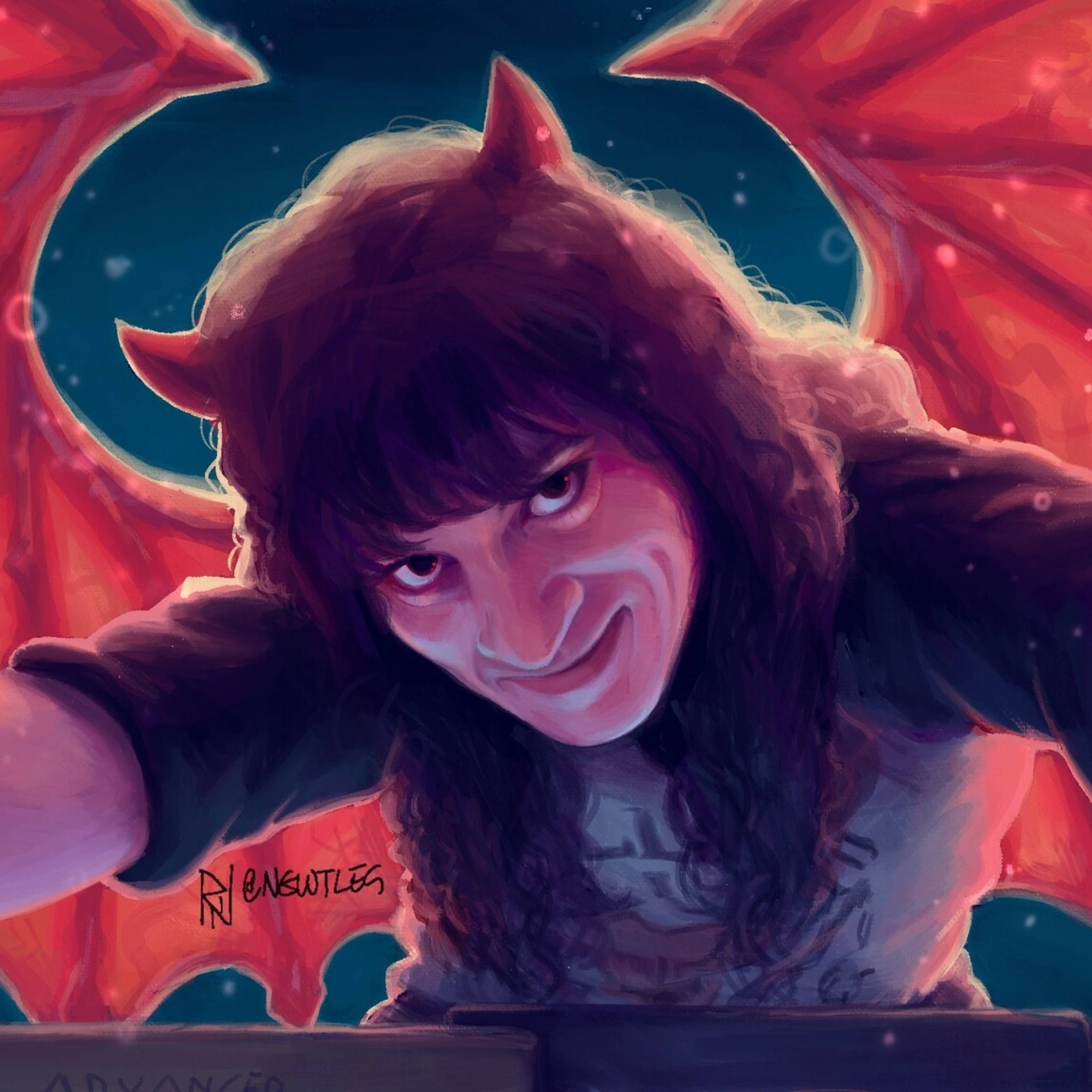 《怪奇物語》愛迪·蒙森迷人特寫 壁紙 — 一個惡魔般的動漫女孩，長著紅色翅膀和角，在星空下頑皮地微笑。