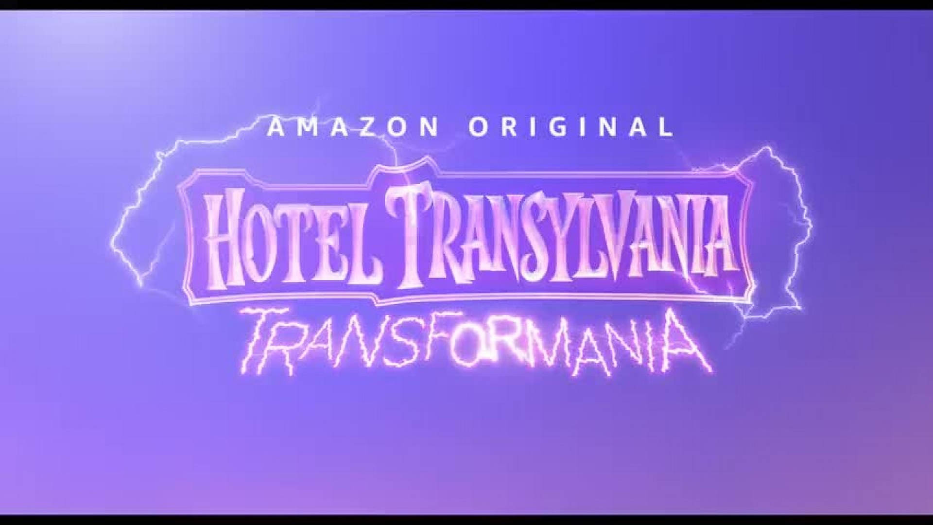 《Hotel Transylvania Transformania》標題卡，帶有發光紫色文字和閃電效果。