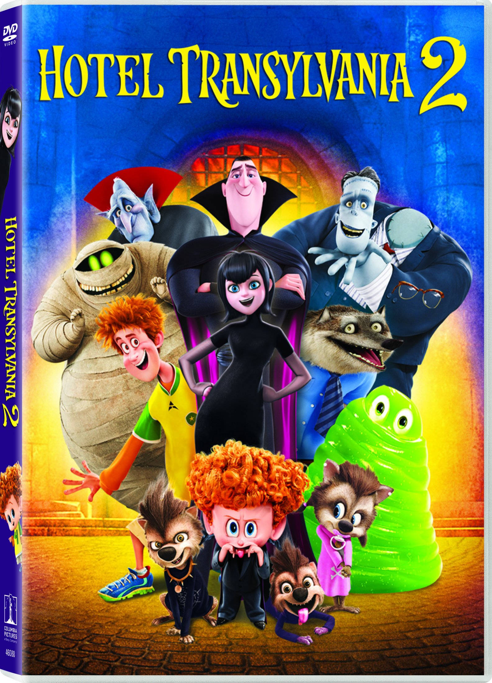 《怪物酒店2》DVD封面 壁紙 — 《尖叫旅社2》充滿活力的動畫電影海報，展示一群歡樂的怪物和吸血鬼在色彩繽紛的哥德式酒店大堂中。