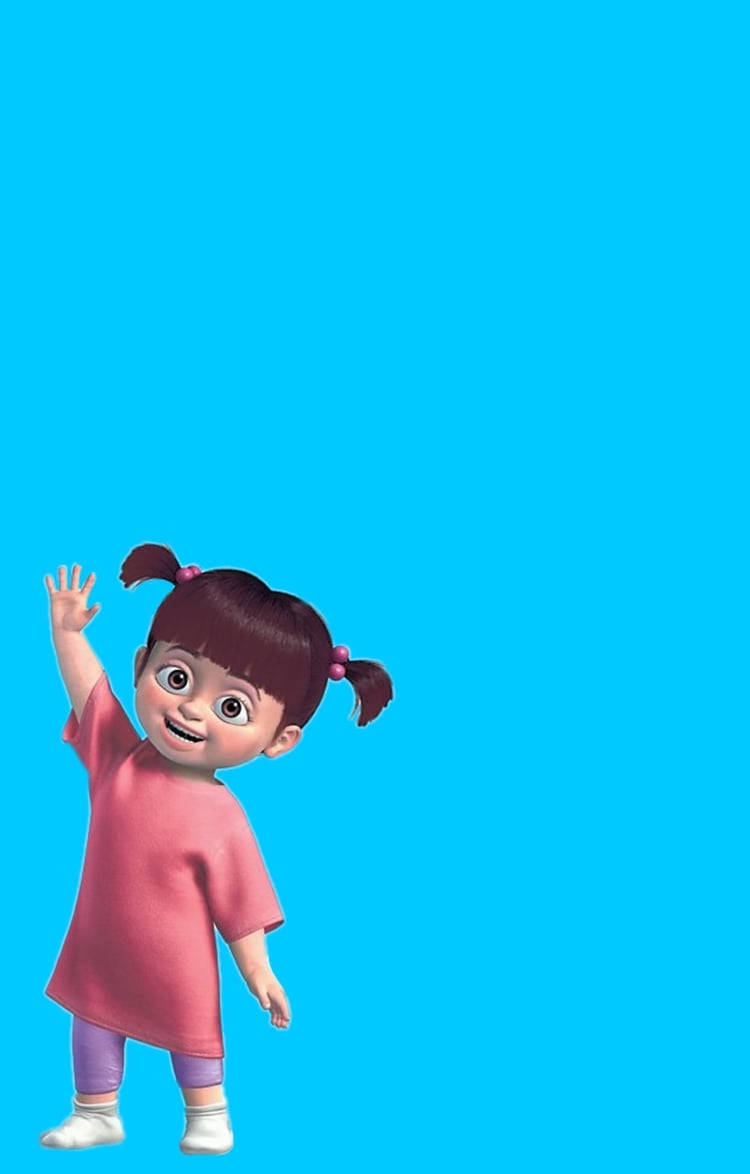 怪獸公司Boo 壁紙 — 一個開心的動畫女孩紮著辮子，在純亮藍色背景上開心地揮手。