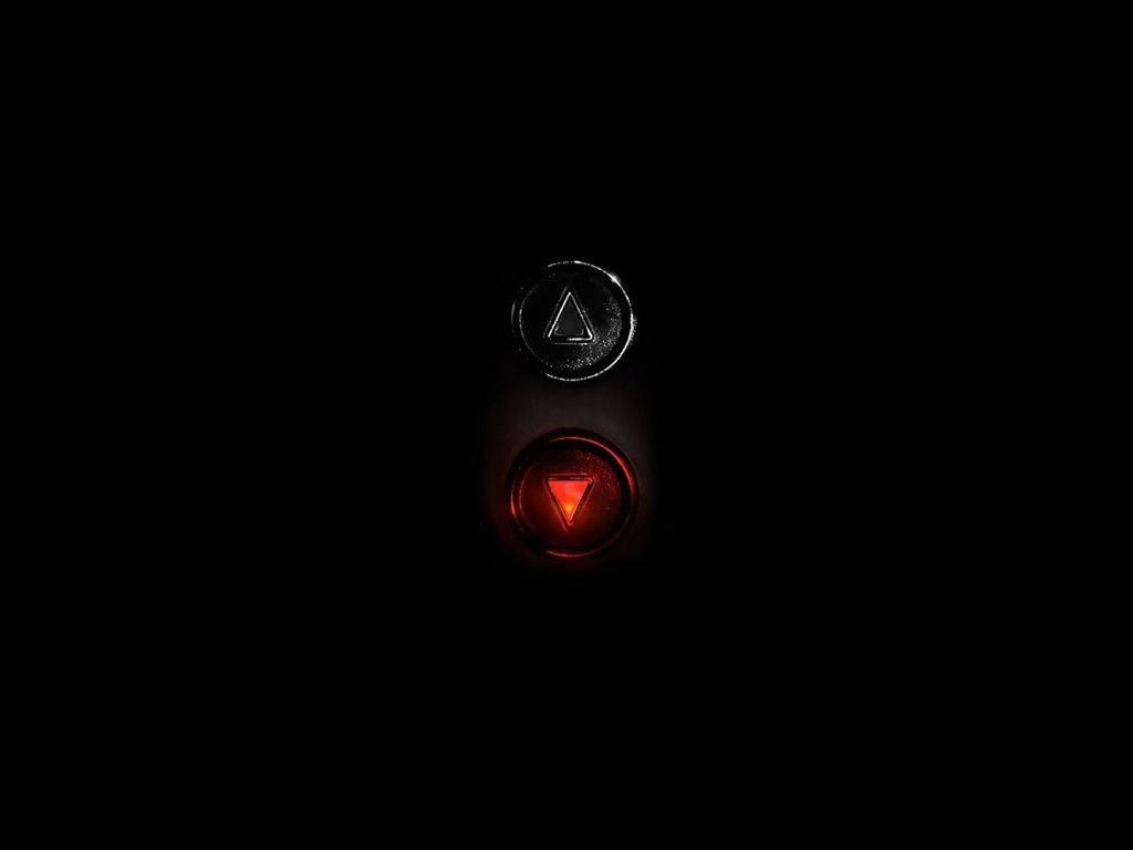 恐怖電梯Hal 9000 壁紙
