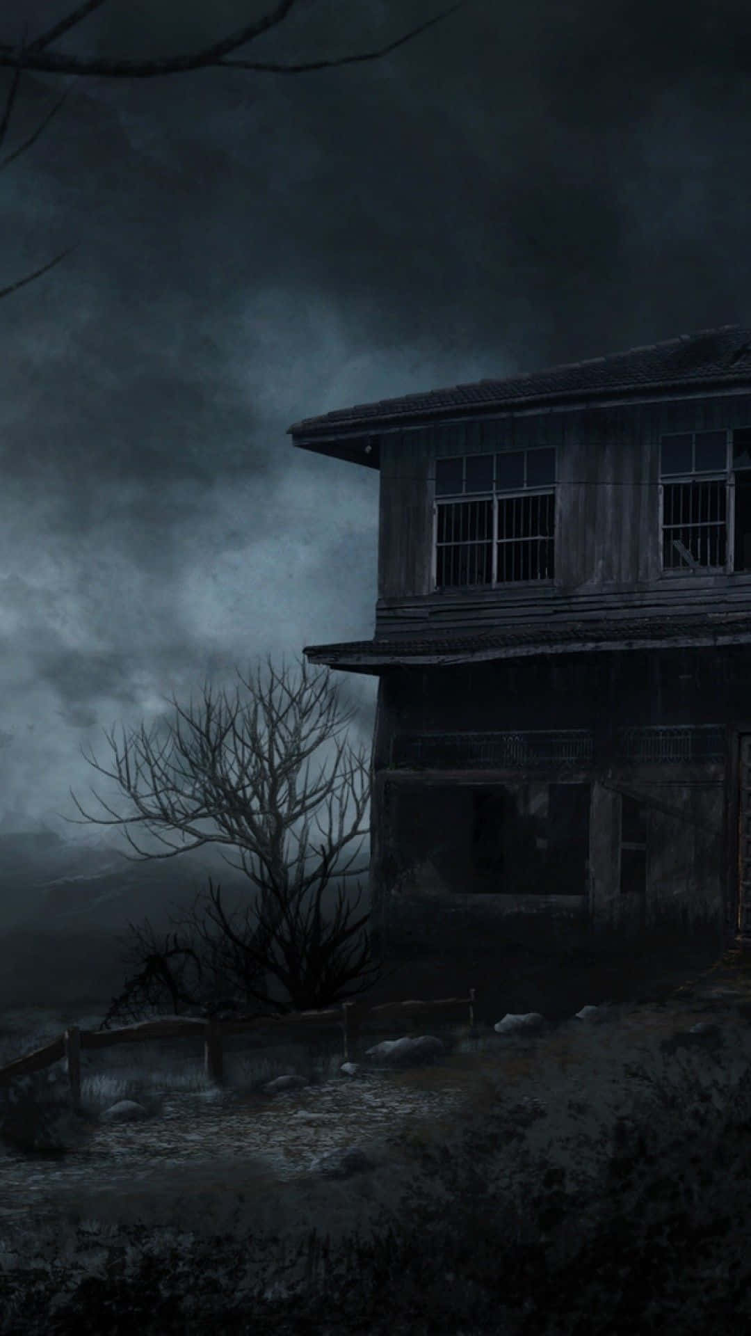 暴風雨夜中廢棄的木屋，光禿樹木和霧氣