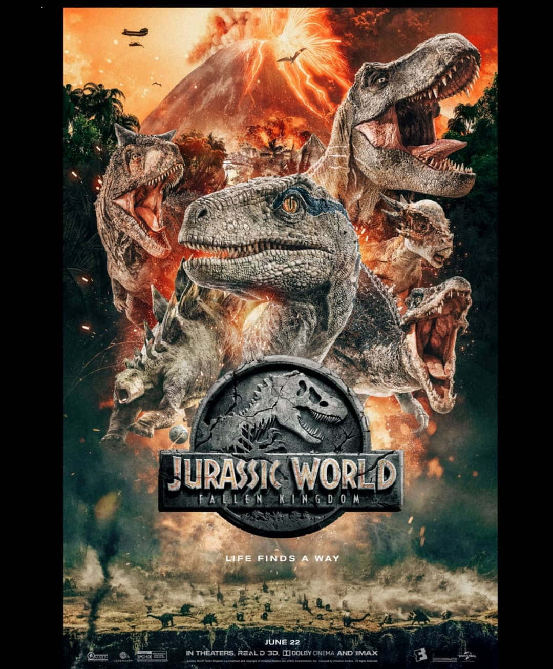 在 Jurassic World 電影海報中，恐龍在火山爆發中咆哮。
