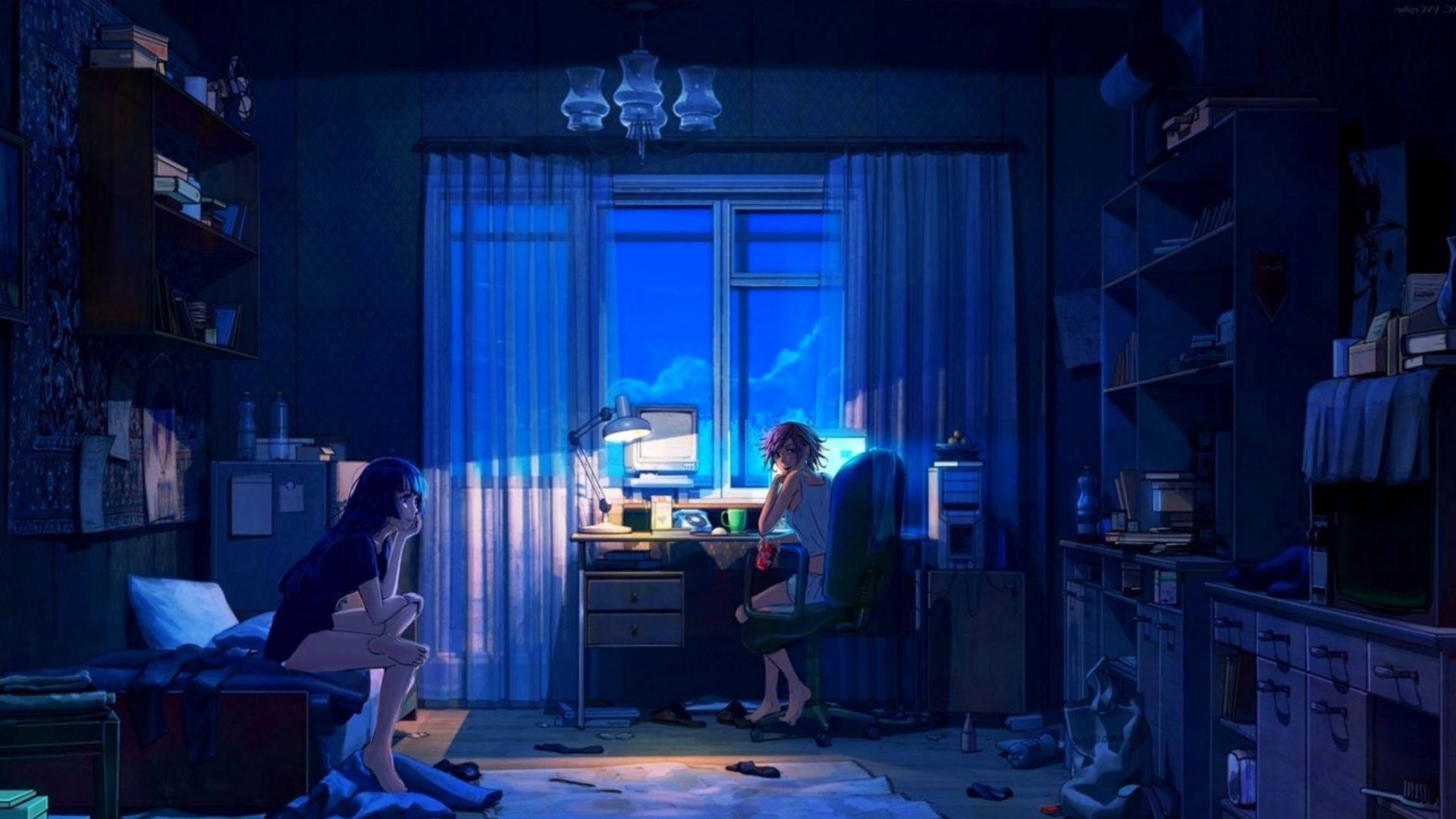 夜晚，兩個動漫女孩在昏暗的臥室裡，一個在書桌旁，一個在床上。 — 動漫房間 壁紙