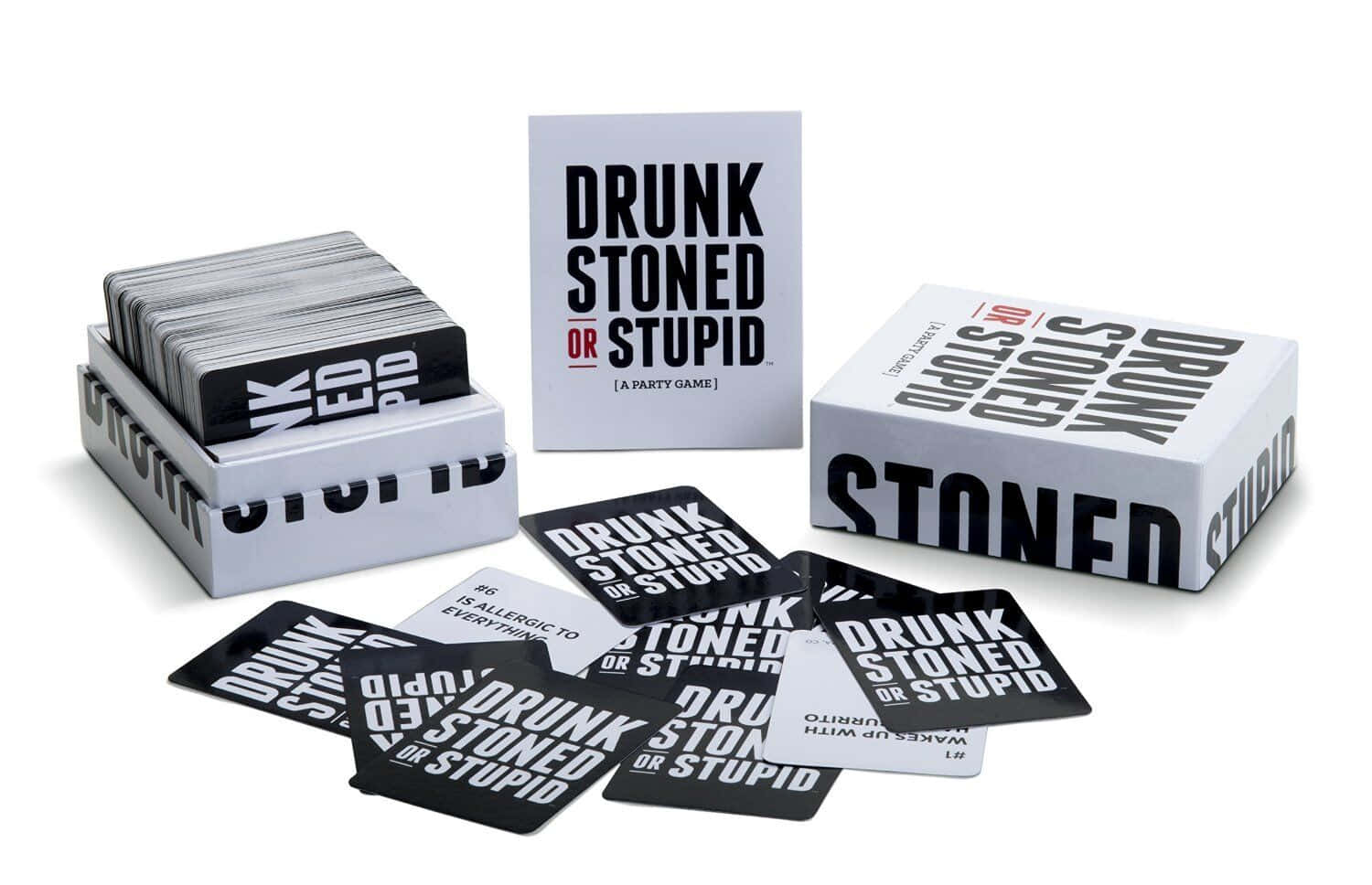 白色背景上的 Drunk Stoned or Stupid 派對遊戲卡片和盒子