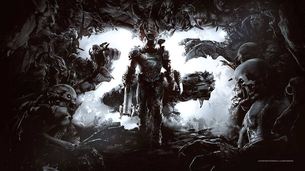 慶祝《Doom》25週年：《Doom Eternal》 壁紙 — 一個孤獨的裝甲戰士在黑暗的單色場景中，站在發光的門口，周圍環繞著怪誕的外星生物，表現出挑釁的姿態。