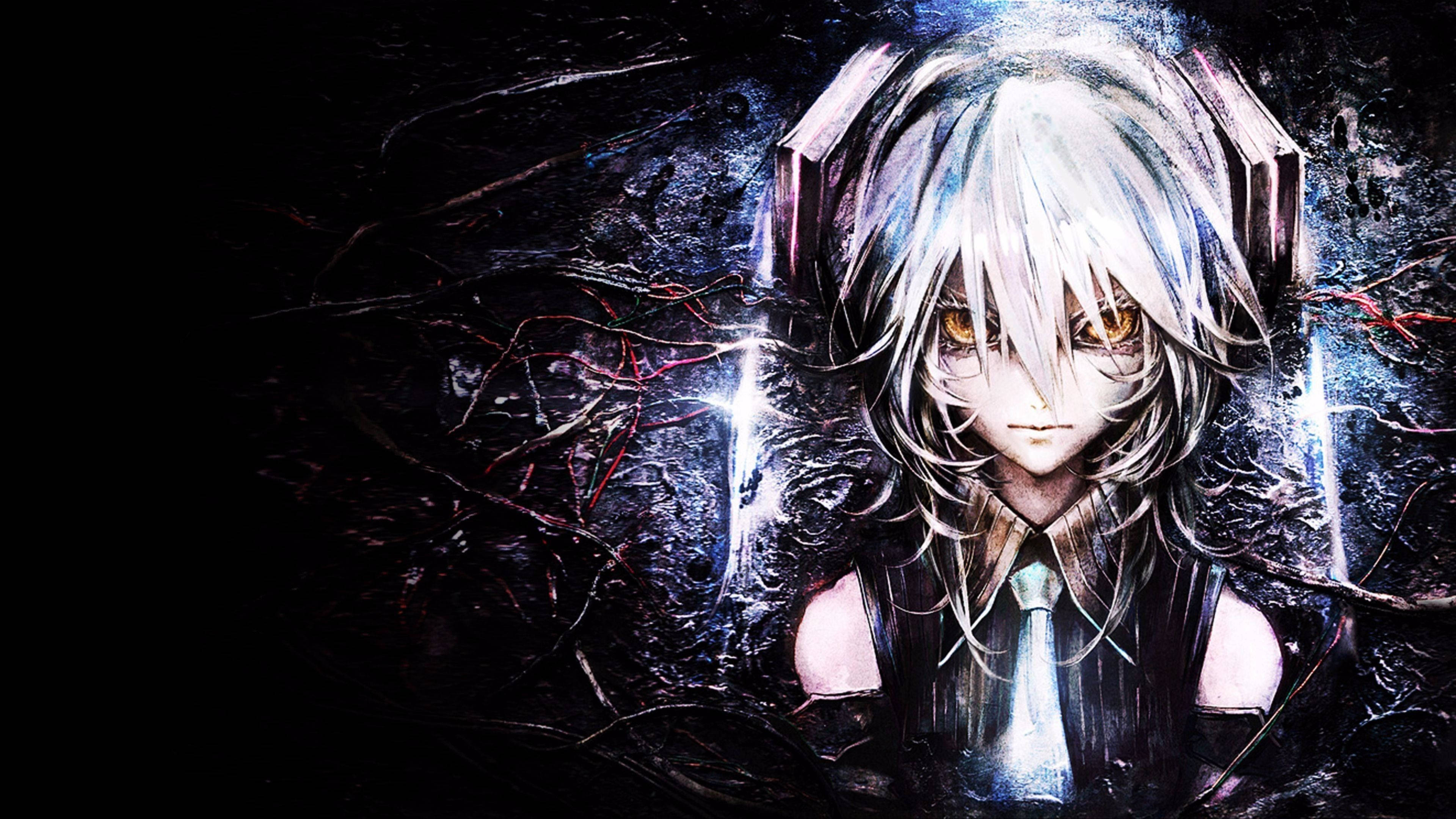 憤怒惡靈初音未來 壁紙 — 一個蒼白的動漫女孩，銀色頭髮，琥珀色發光的眼睛，站在藍光下黑暗扭曲的樹枝中。