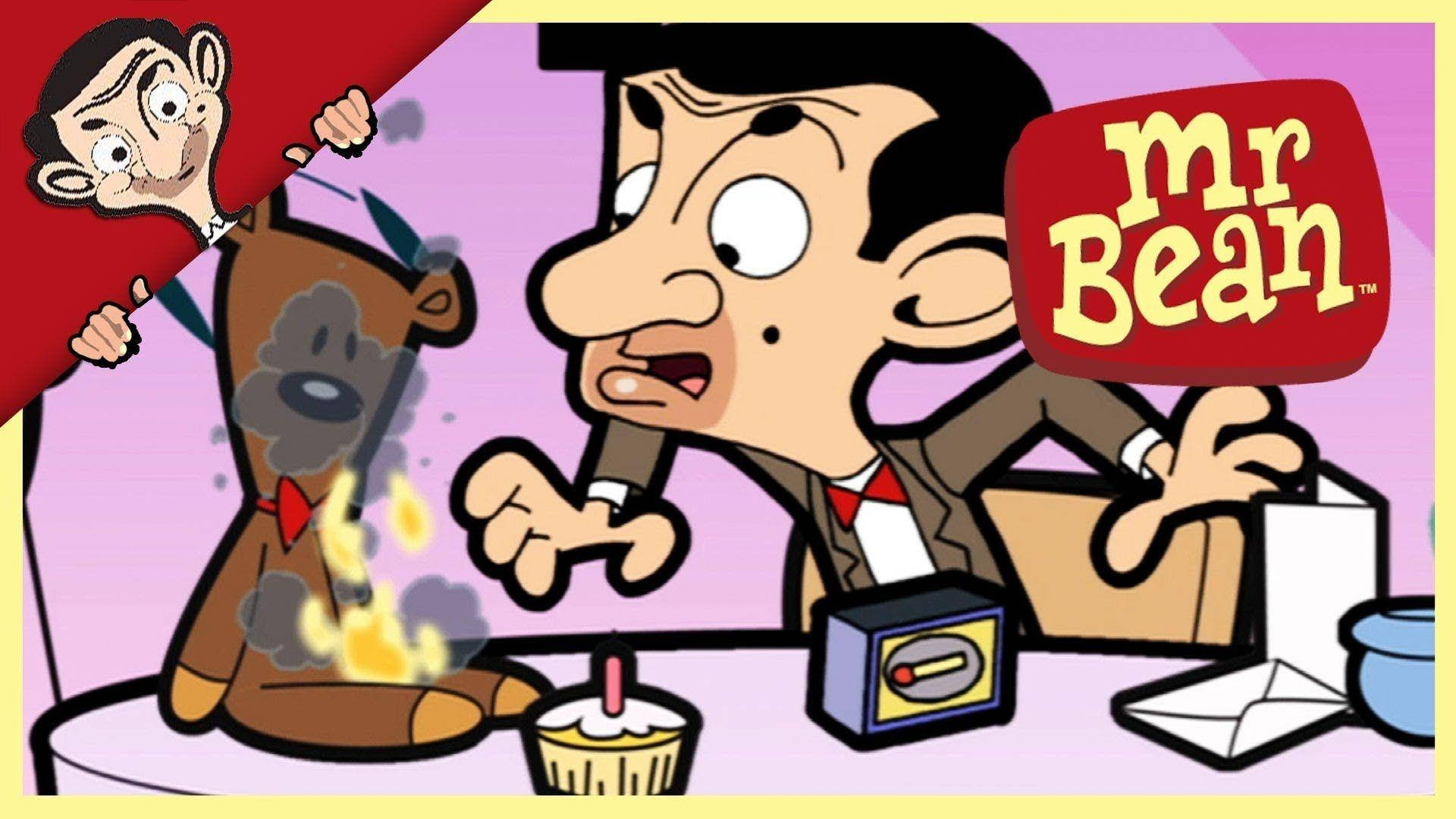 Mr Bean 對他冒煙的泰迪熊在桌子上與蛋糕一起爆炸作出反應。