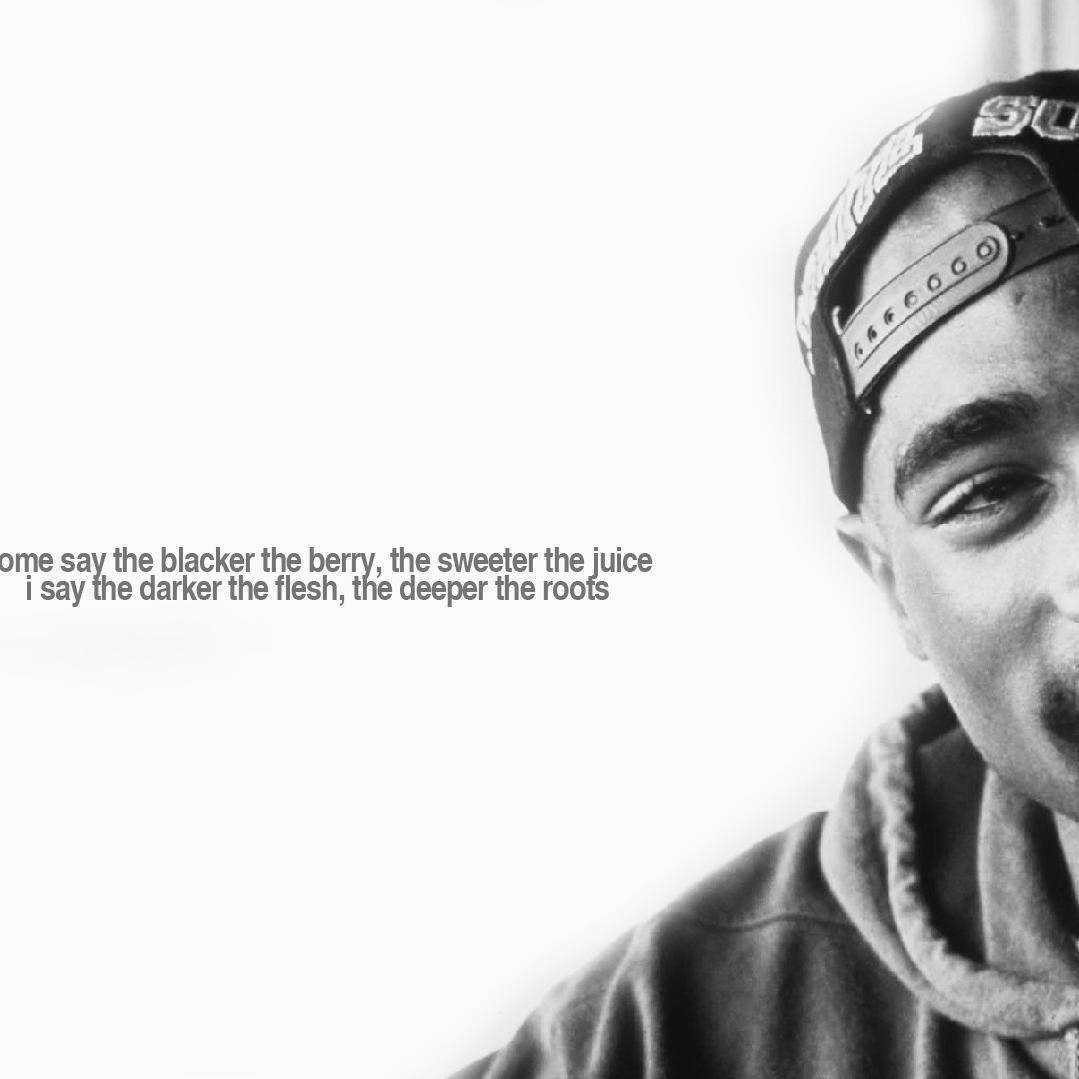 黑白 Tupac Shakur 帶引用文字疊加