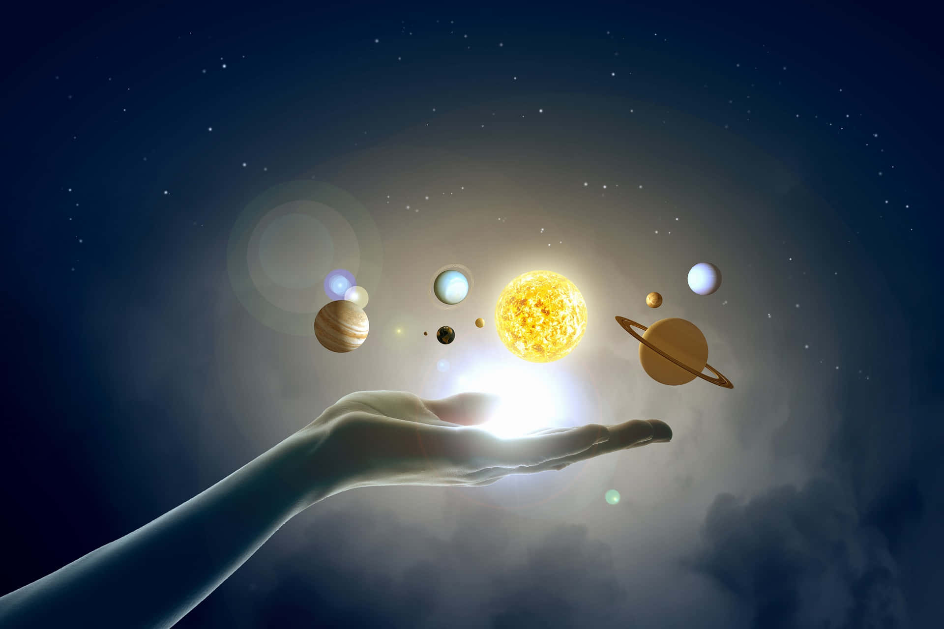 手托著太陽和行星在星空宇宙中