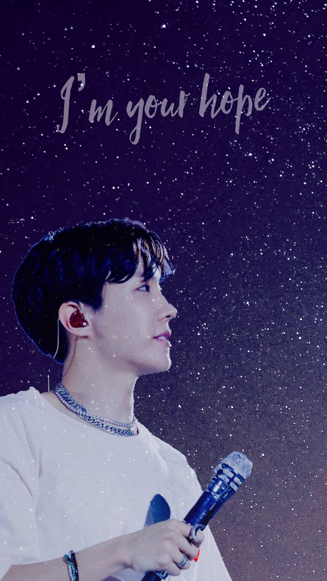 我是你的希望 J-Hope 壁紙 — 一位男歌手側面拿著麥克風，背景是繁星點點的紫色夜空，上方閃爍著「I'm your hope」的文字。