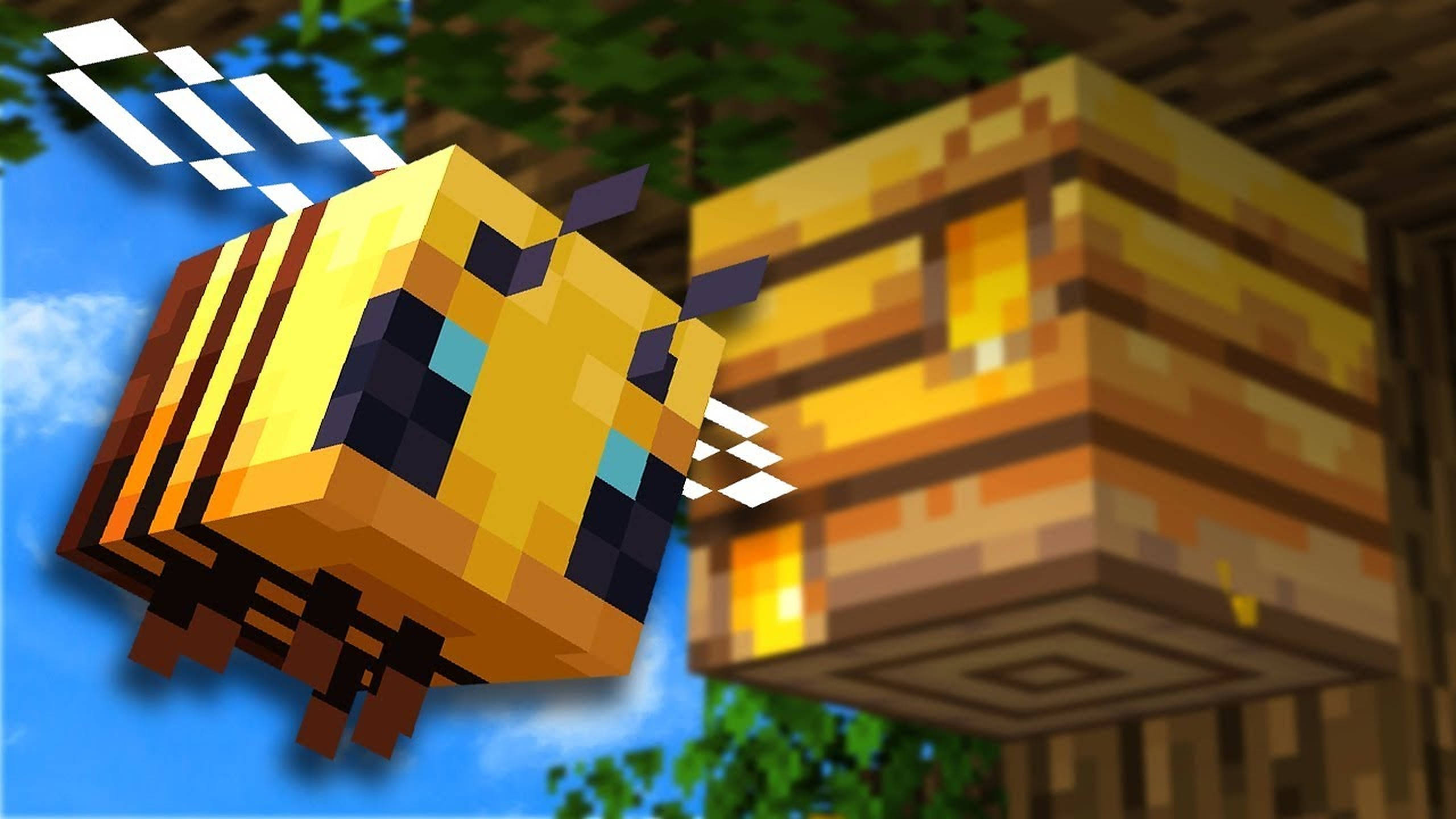 我的世界蜜蜂蜂巢 壁紙 — 一隻像素化的Minecraft蜜蜂飛向一個木製蜂巢，背景是明亮的藍天和綠樹。