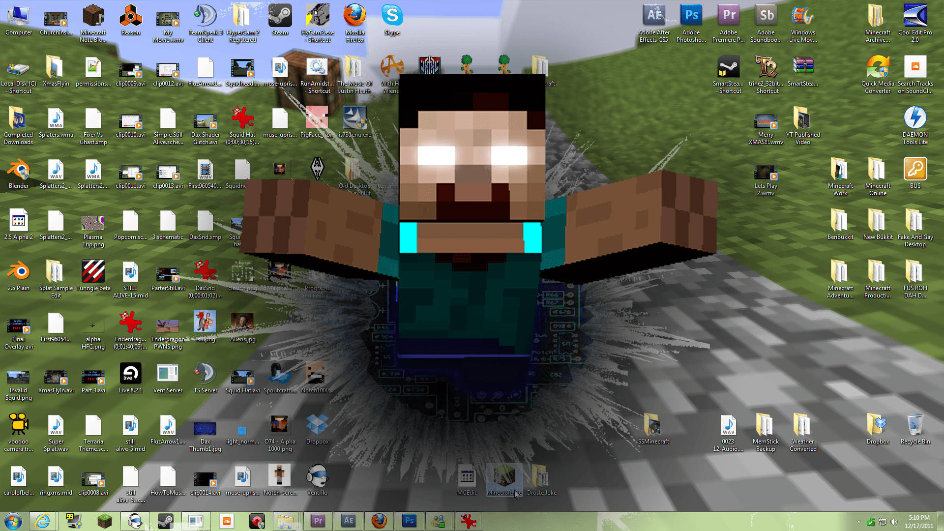 Minecraft Steve角色在電腦桌面上，背景有綠色山丘和圖標。 — 我的世界 壁紙