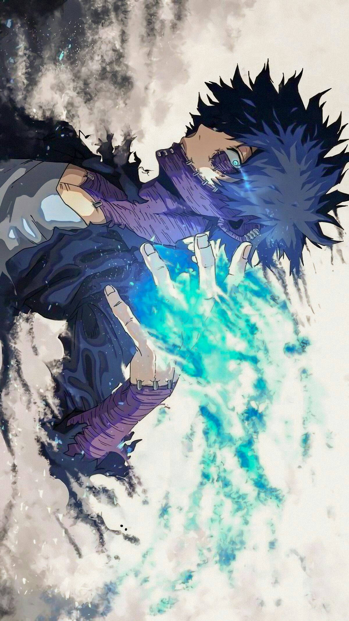 《我的英雄學院》Dabi 手機壁紙 壁紙 — 一個擁有尖刺藍色頭髮的動漫角色，在暴風雨般的灰色背景下釋放出發光的青色能量爆炸。