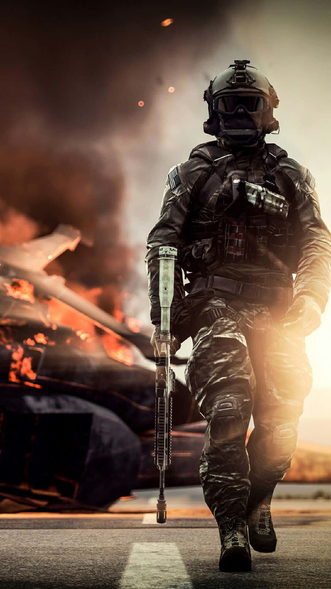 身穿戰鬥裝備的士兵走過火焰和煙霧。