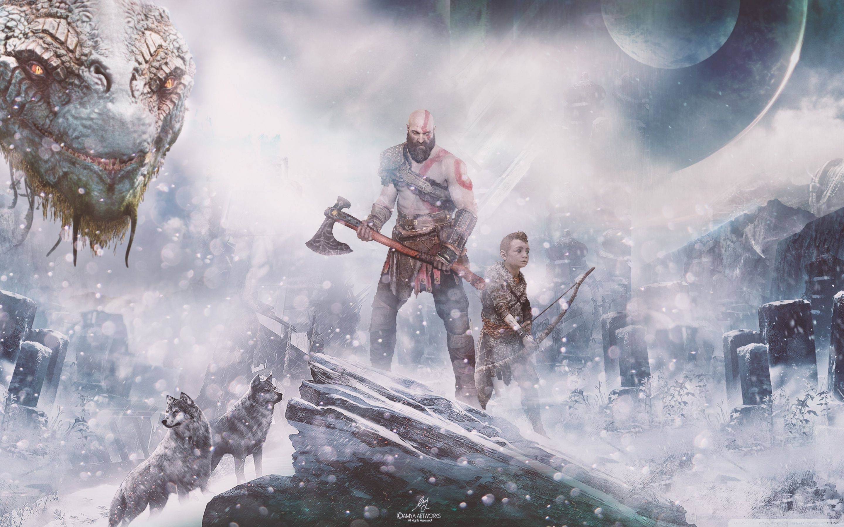 戰神北歐神話 壁紙 — 戰神奎托斯和阿特柔斯站在雪地廢墟上，與狼群一起，一條巨蛇在霧濛濛的天空中若隱若現。