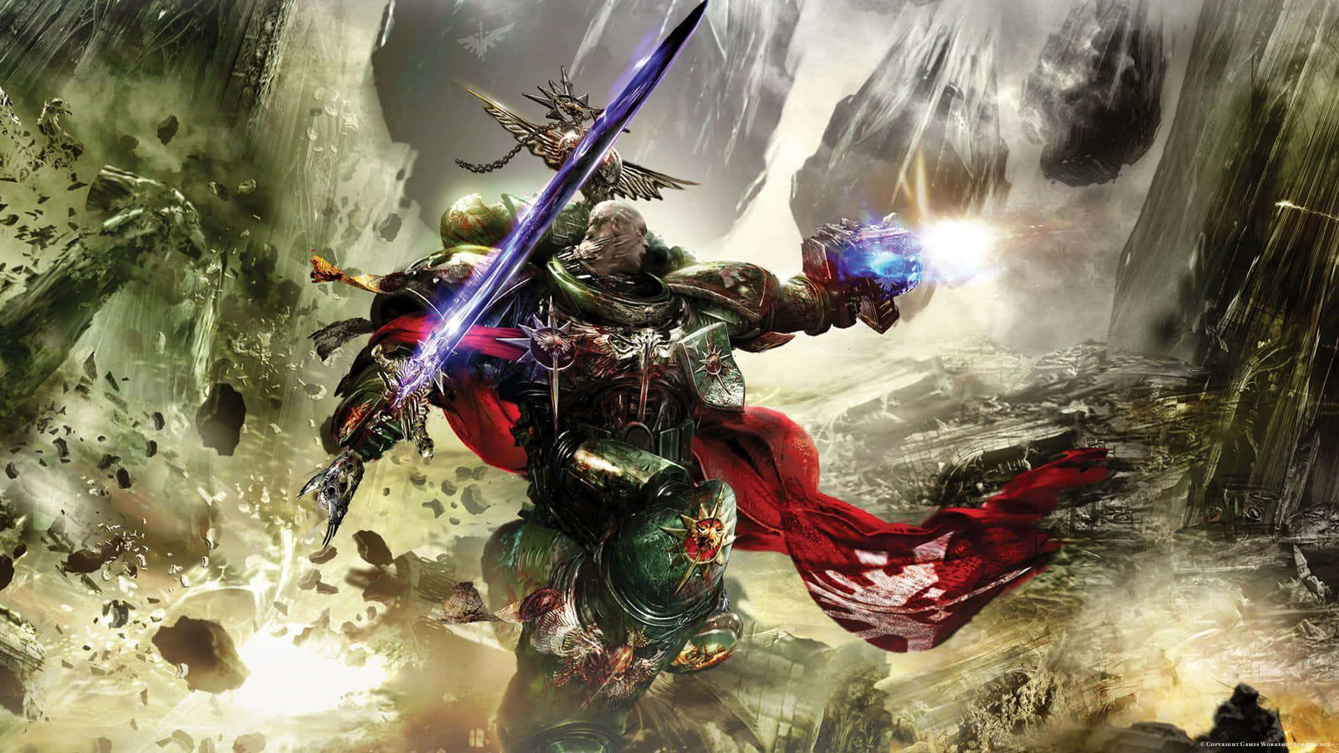 《戰鎚40K：戰錘3》背景 —— 巴爾薩薩爾 壁紙 — 一名身穿重甲的戰士在混亂的戰場上揮舞著發光的劍和能量爆炸，周圍是飛揚的碎片和崩塌的建築。