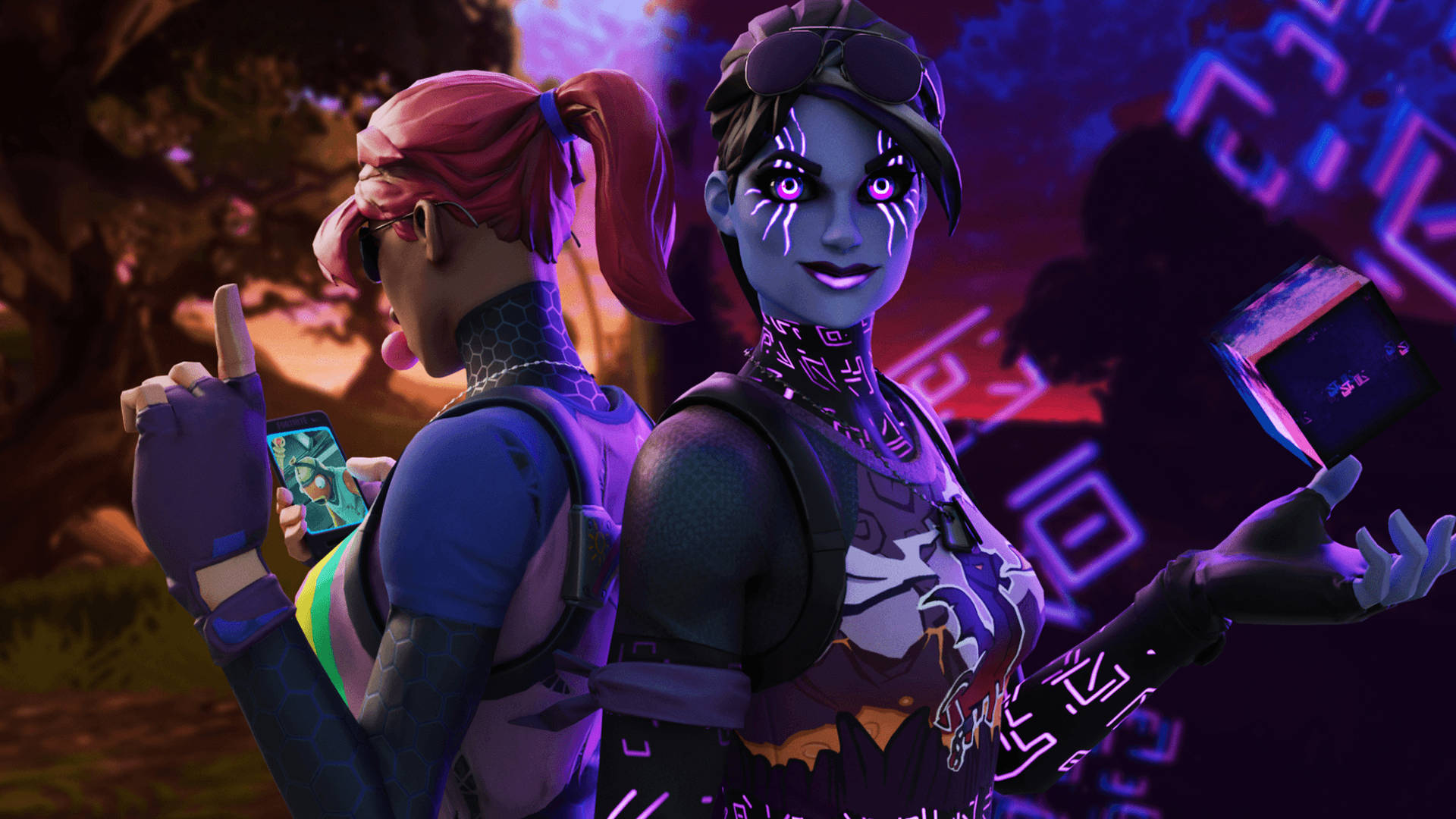 兩個帶有發光紫色點綴和未來裝備的Fortnite角色在霓虹燈照亮的數碼森林中。