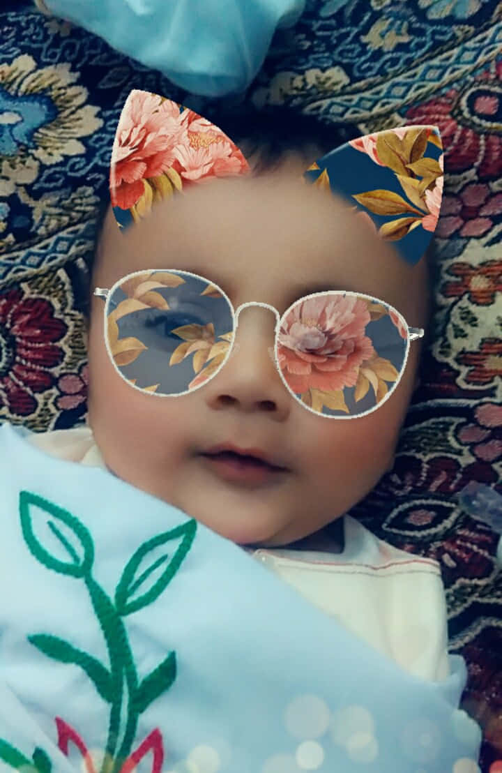 戴住太陽眼鏡同花嘅BB 壁紙