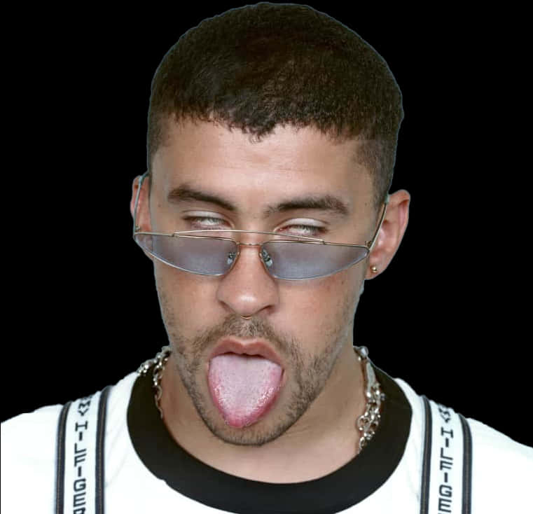 戴太陽眼鏡的玩味男子