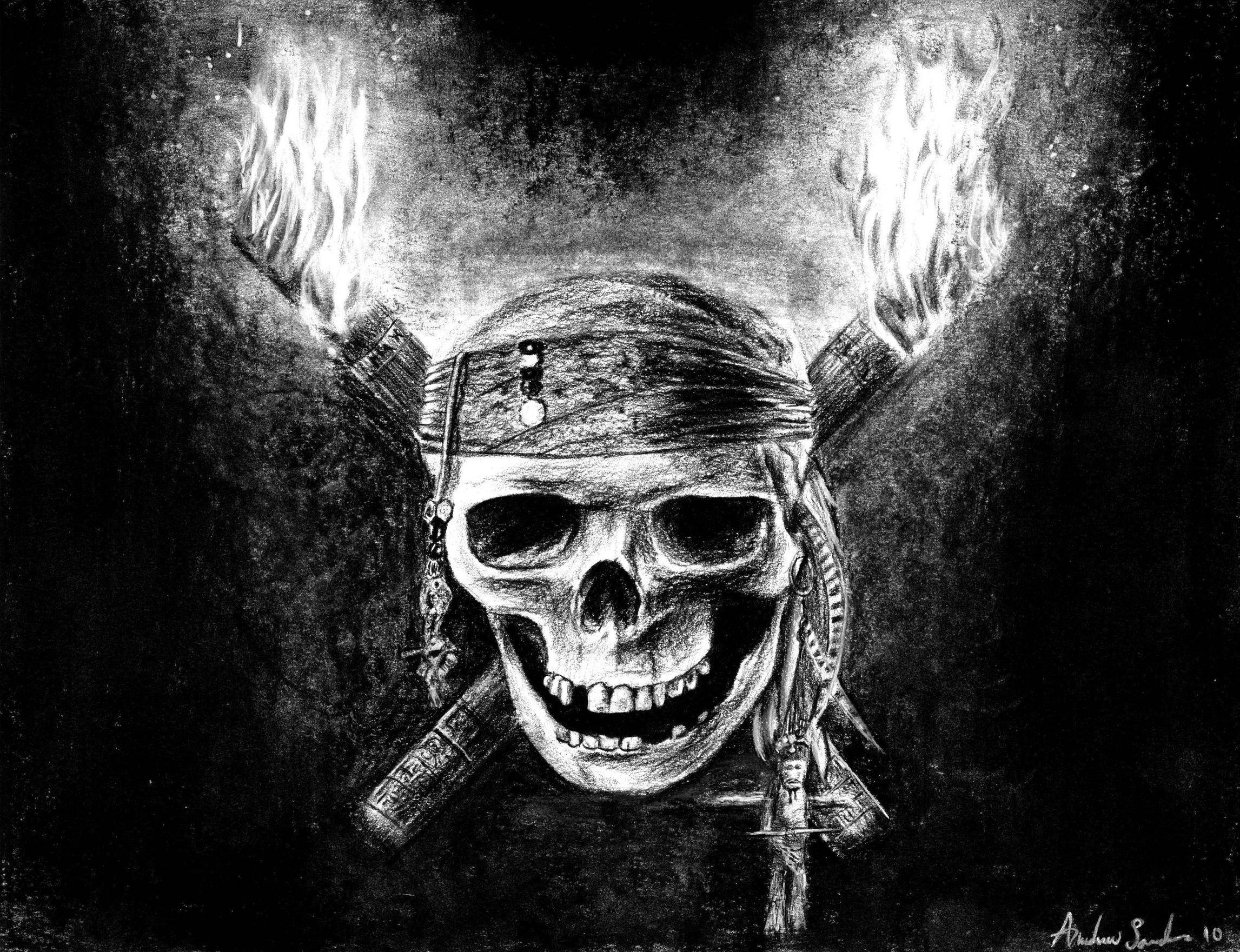 戴海盜頭巾的高清骷髏 壁紙 — 一個帶有頭巾和背後交叉劍的威脅性海盜頭骨，兩側有燃燒的火把，以深色炭筆畫呈現。