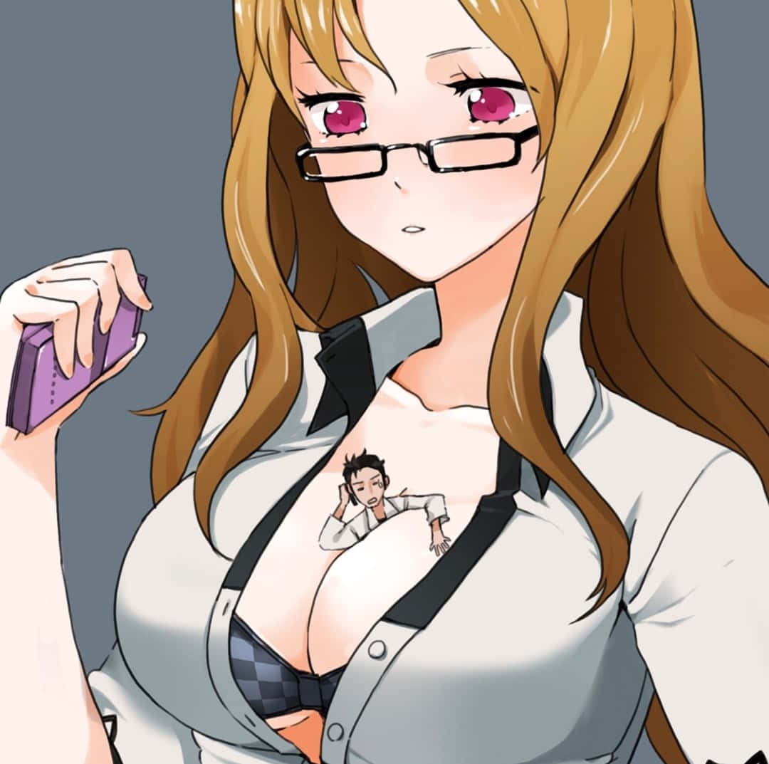 Moeka Kiryu 桌布 壁紙 — 戴眼鏡、粉紅色眼睛的動漫女孩拿著紫色手機，而她胸口紋身的小男人看起來很驚慌。