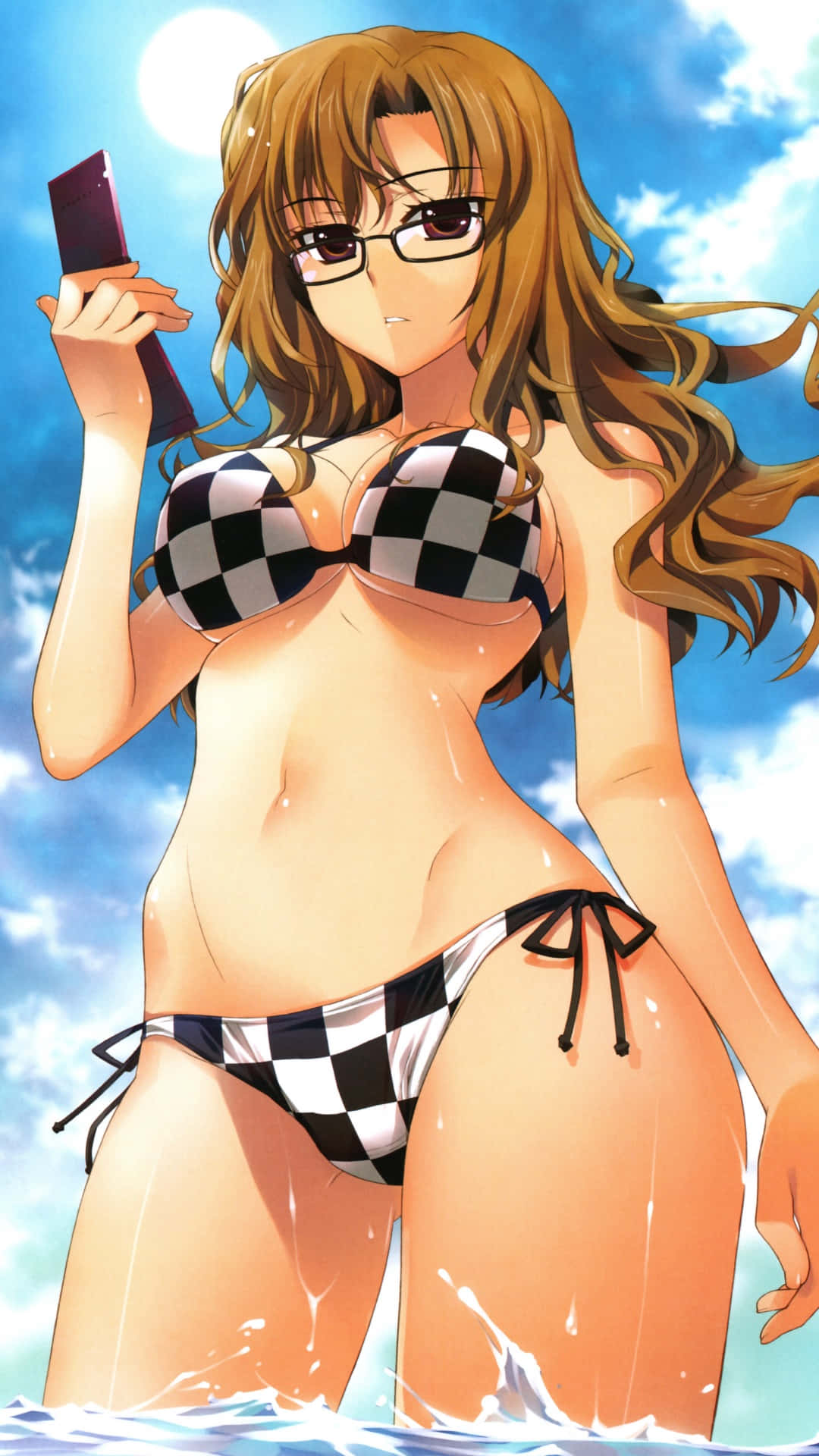 Moeka Kiryu 桌布 壁紙 — 戴眼鏡的動漫女孩穿著格仔比堅尼，站在燦爛陽光下的海浪中。