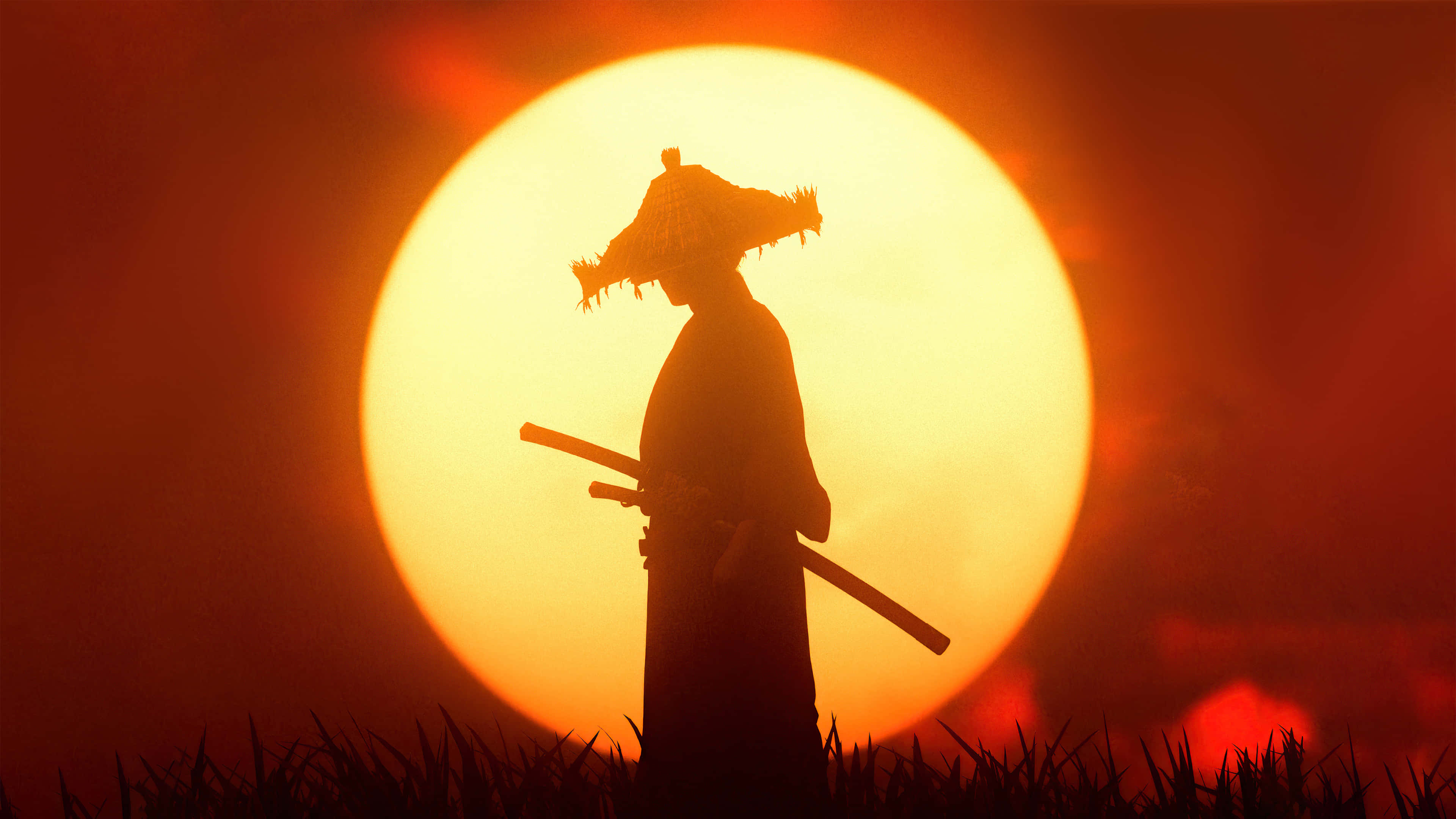 Samurai Warrior 桌布 壁紙 — 戴草帽的武士戰士剪影，手持劍，站在日落時分巨大發光的太陽前。