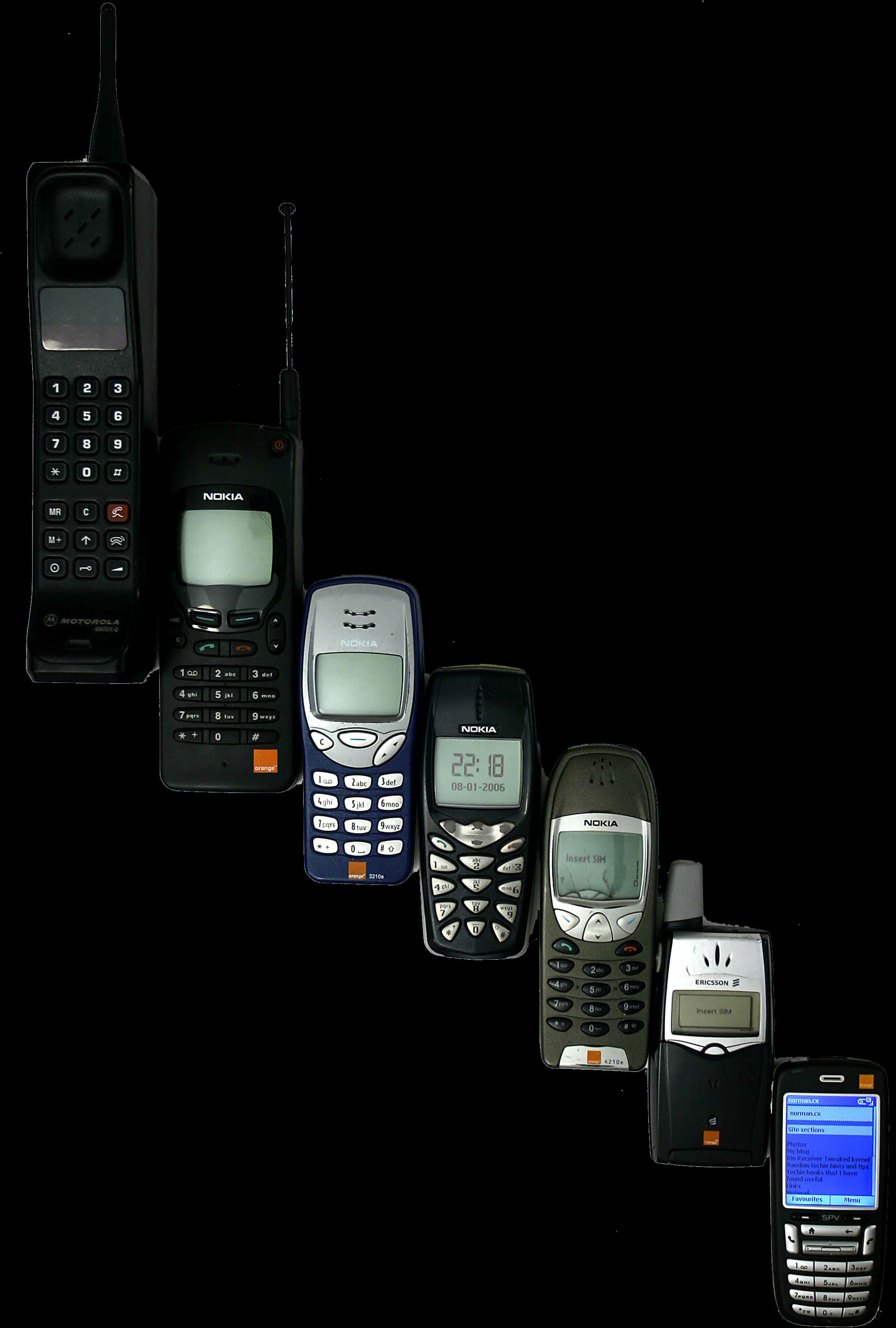 手機發展歷程 壁紙 — 2000年代初期的復古手機以對角線排列在 stark 黑色背景上。