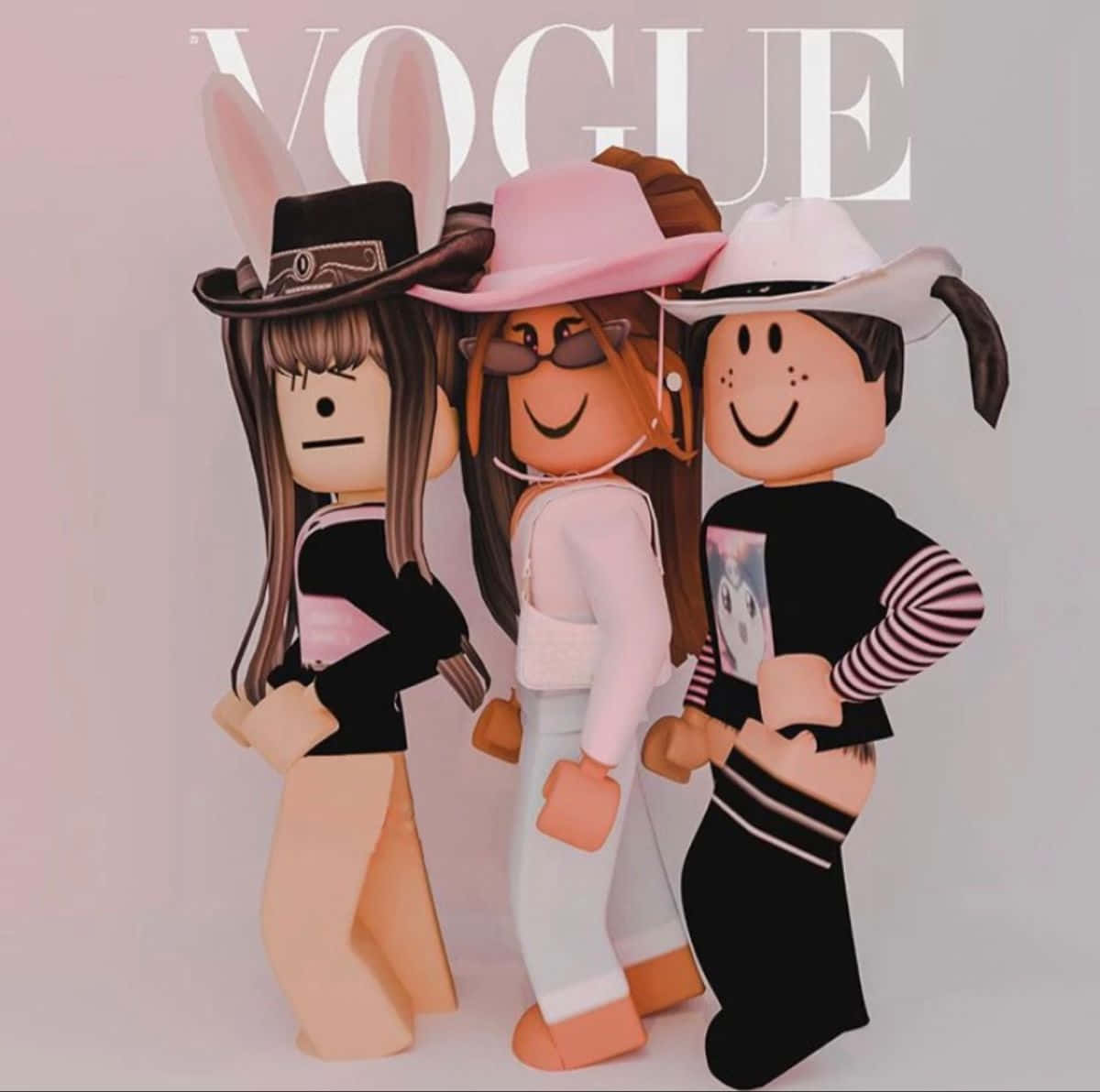 打造屬於你的Roblox BFF！ 壁紙 — 三個戴著牛仔帽的 Roblox 頭像在 Vogue 雜誌背景前自信地擺姿勢，帶有柔和粉紅燈光。