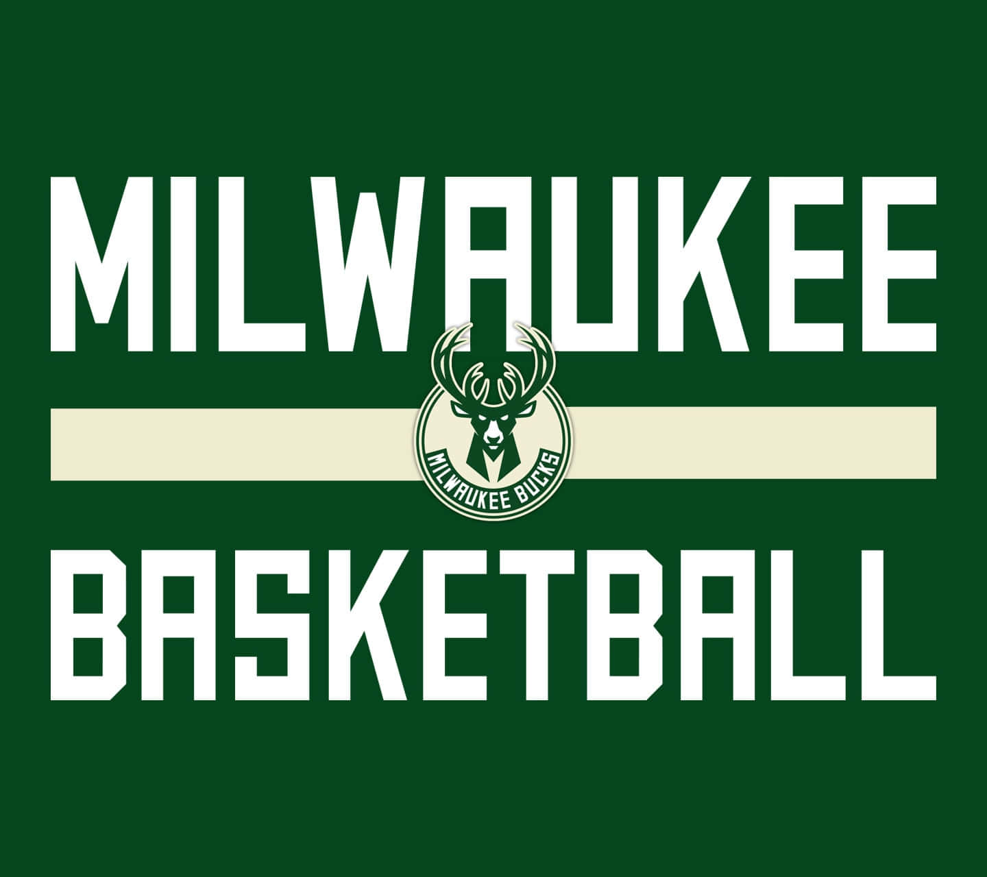 打造屬於你的獨特封面 壁紙 — 粗體白色文字在綠色背景上居中顯示Milwaukee Basketball，帶有奶油色條紋和鹿標誌。