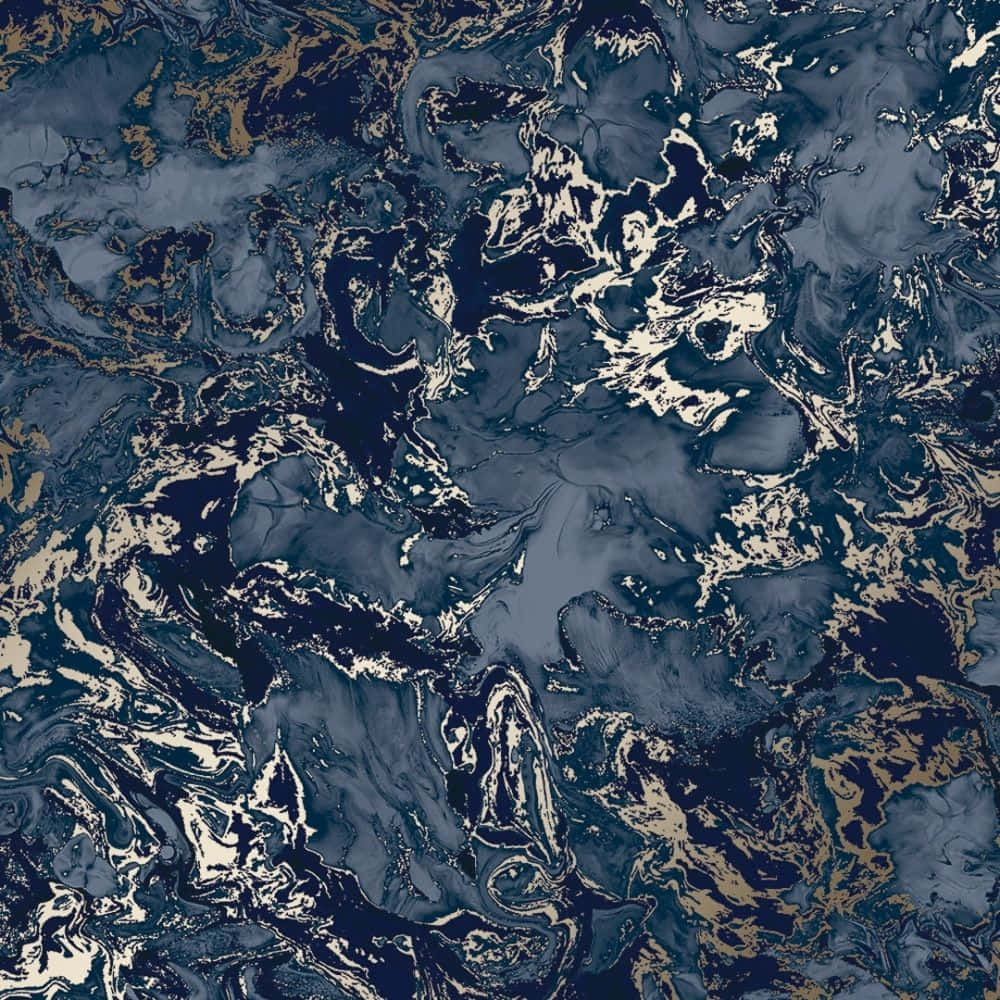 抽象灰藍背景 壁紙 — 深海軍藍奶油色和金色的漩渦抽象圖案，帶有流動的有機形狀。