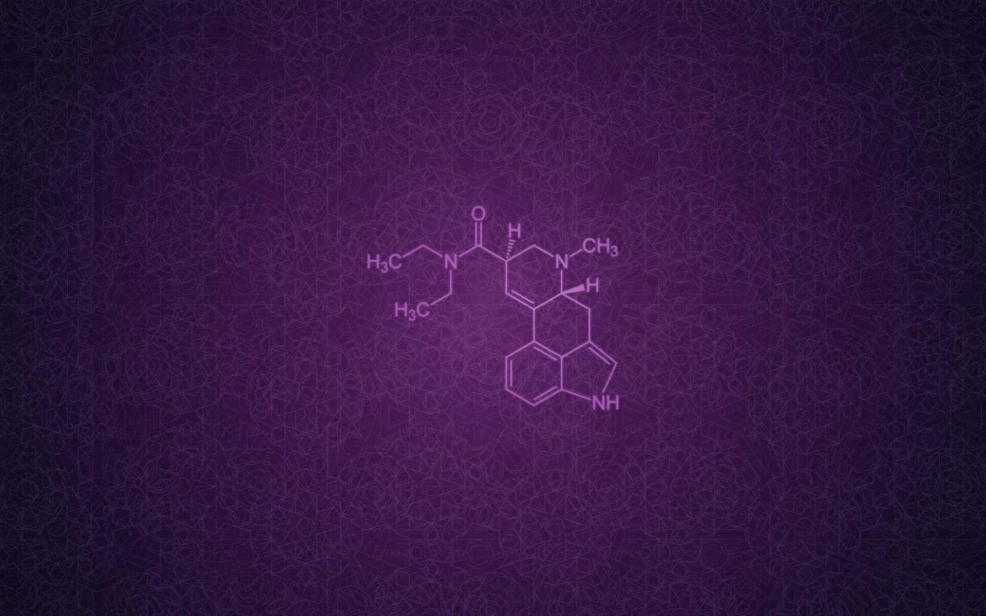 紫色分子圖表在幾何圖案背景上